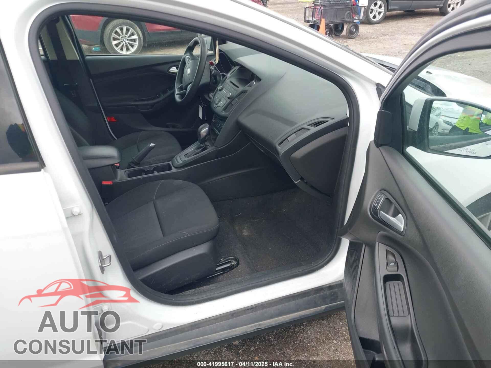 FORD FOCUS 2017 - 1FADP3F26HL320298