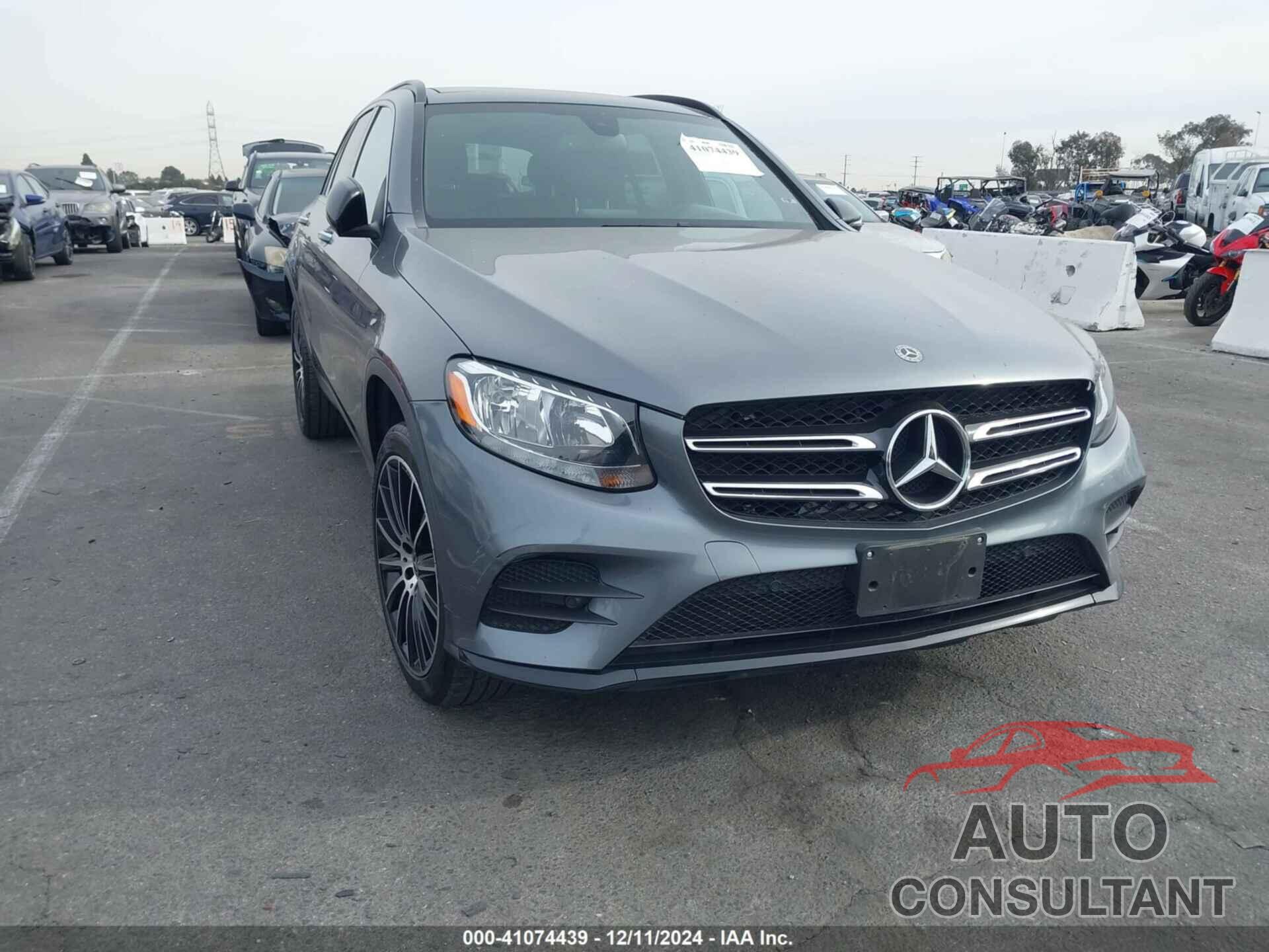 MERCEDES-BENZ GLC 300 2018 - WDC0G4JB4JV032743