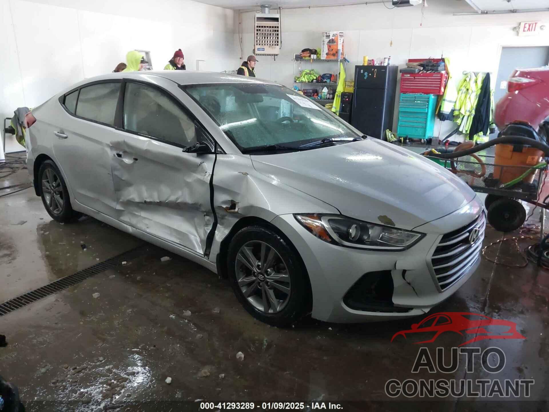 HYUNDAI ELANTRA 2018 - 5NPD84LF4JH242859