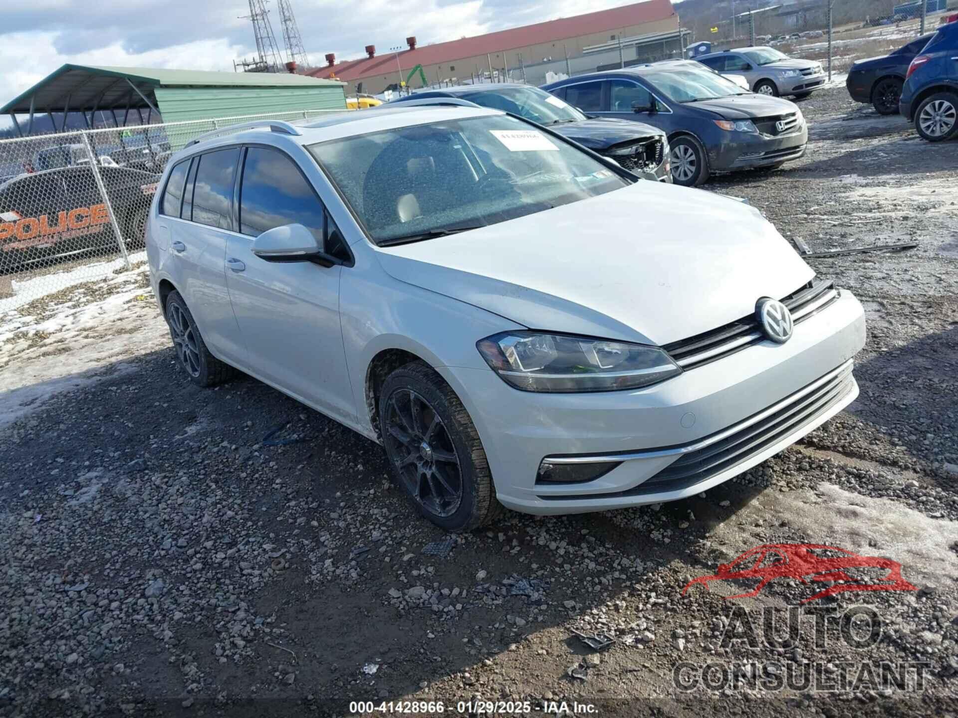 VOLKSWAGEN GOLF SPORTWAGEN 2018 - 3VWL17AU5JM765866