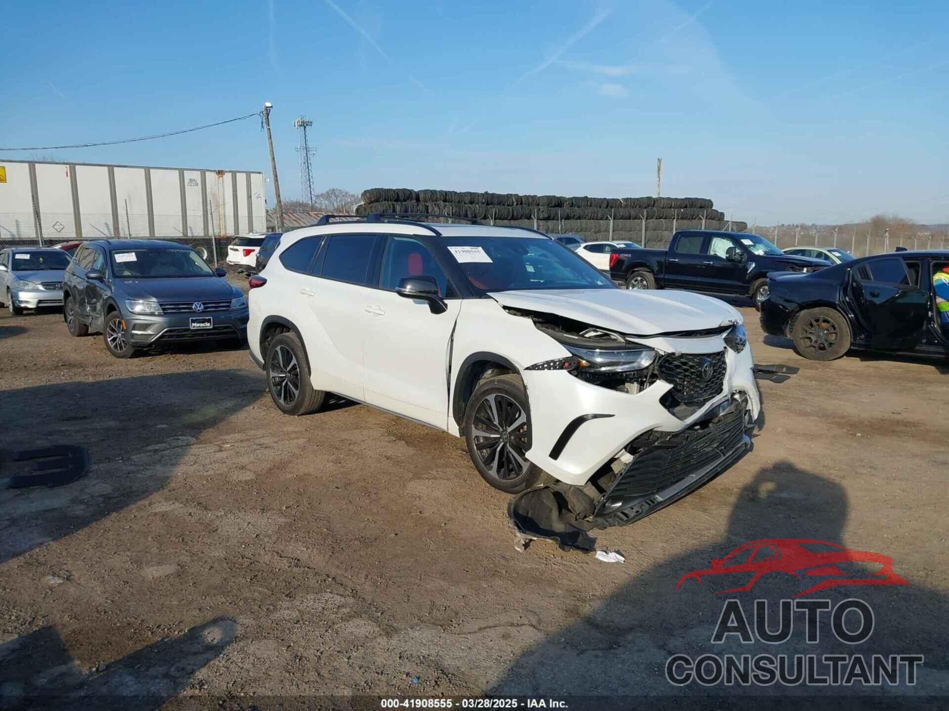 TOYOTA HIGHLANDER 2022 - 5TDJZRBH9NS184490