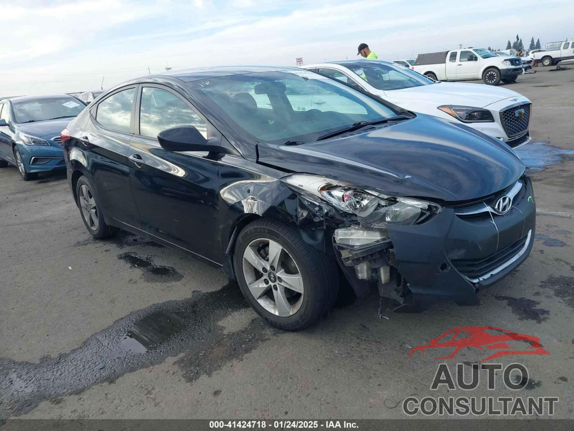 HYUNDAI ELANTRA 2012 - KMHDH4AE7CU313647