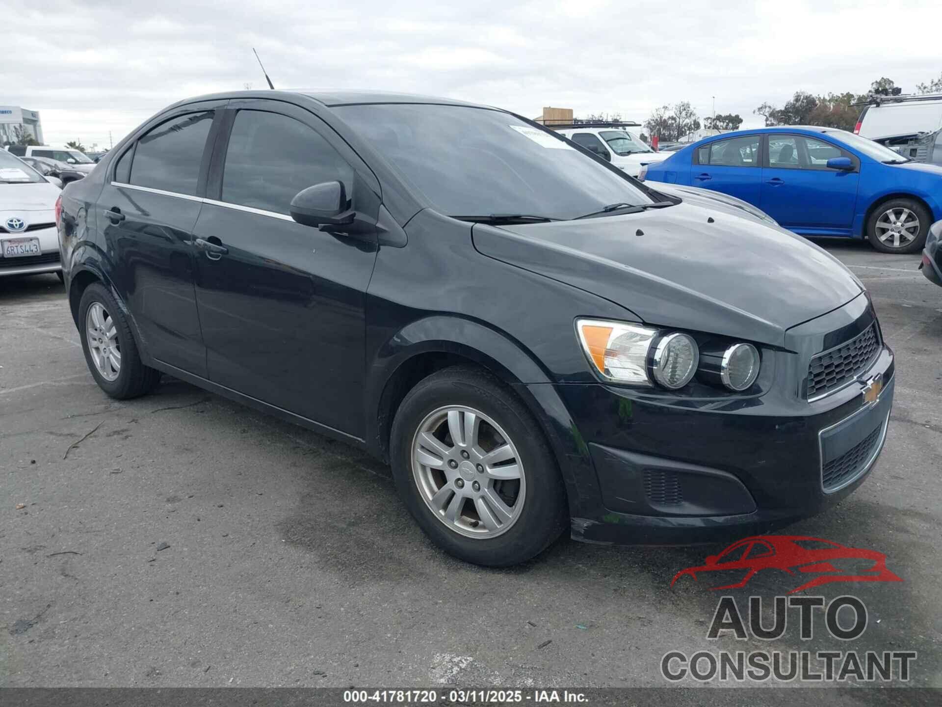 CHEVROLET SONIC 2013 - 1G1JC5SB2D4178989