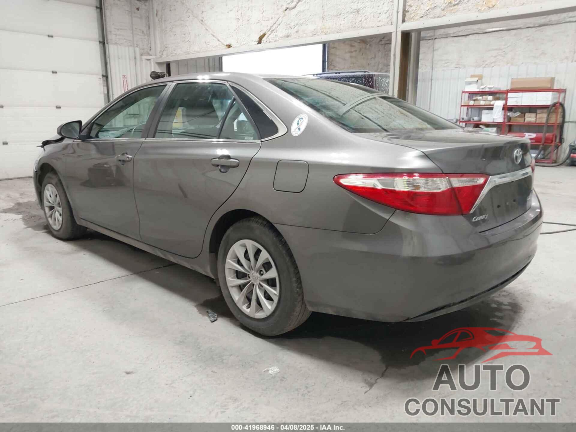 TOYOTA CAMRY 2016 - 4T4BF1FK7GR573522