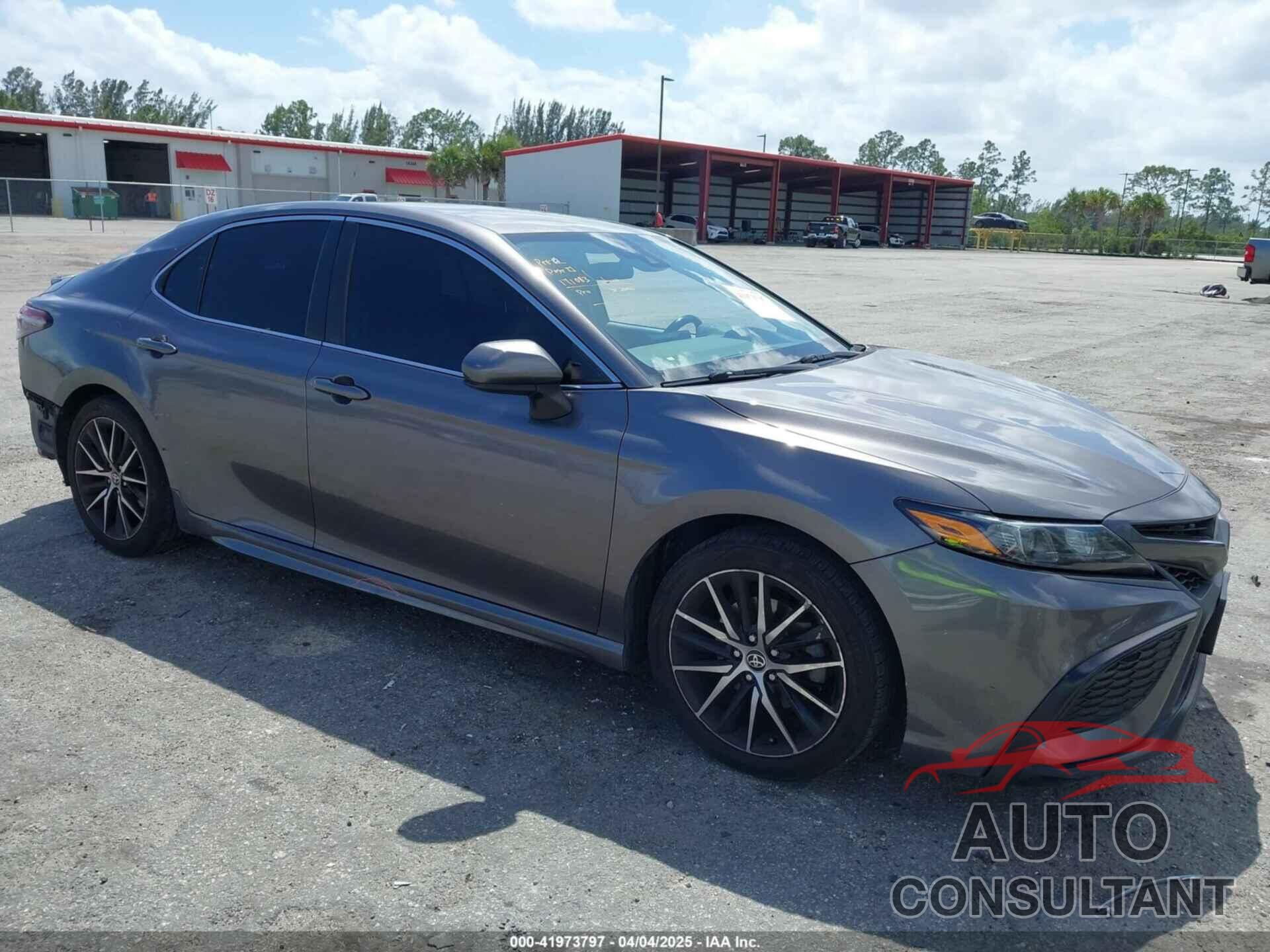TOYOTA CAMRY 2021 - 4T1G11AK9MU412266