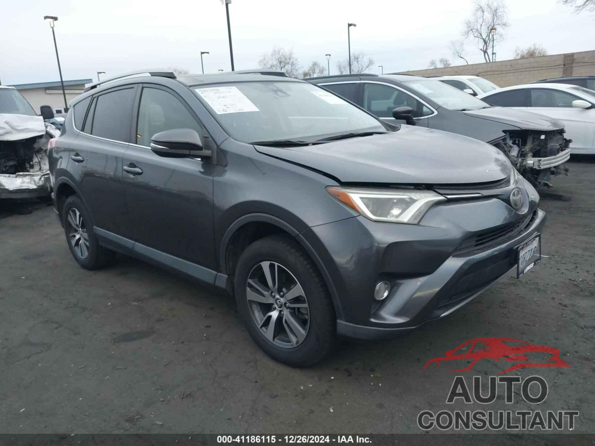 TOYOTA RAV4 2017 - JTMWFREVXHD108129