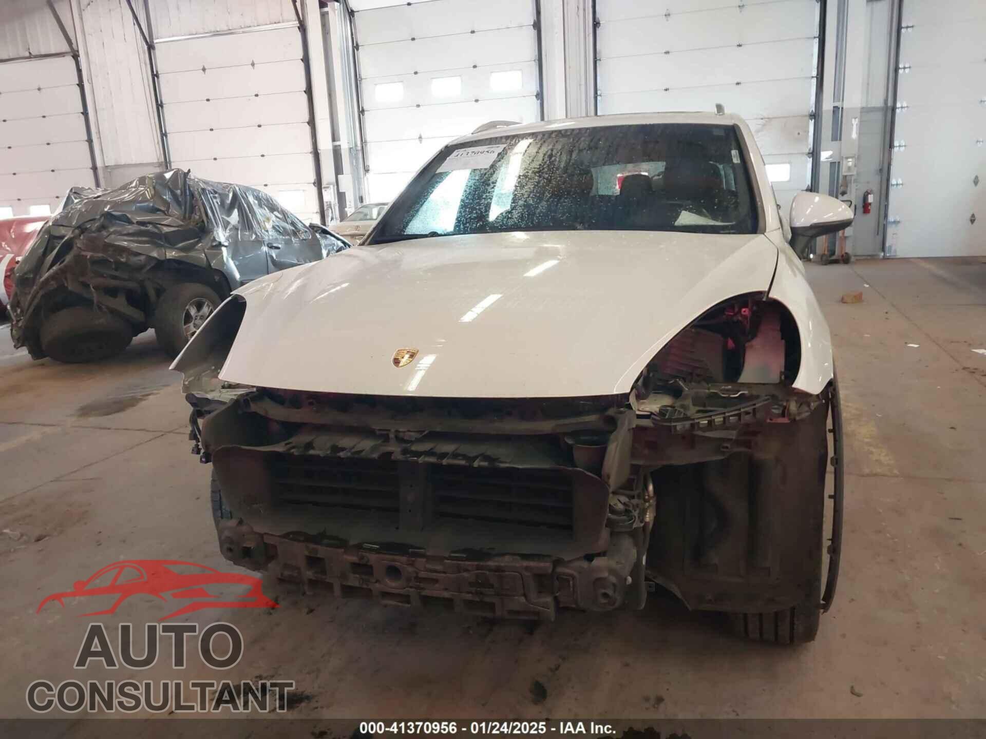PORSCHE CAYENNE 2016 - WP1AA2A26GLA10357