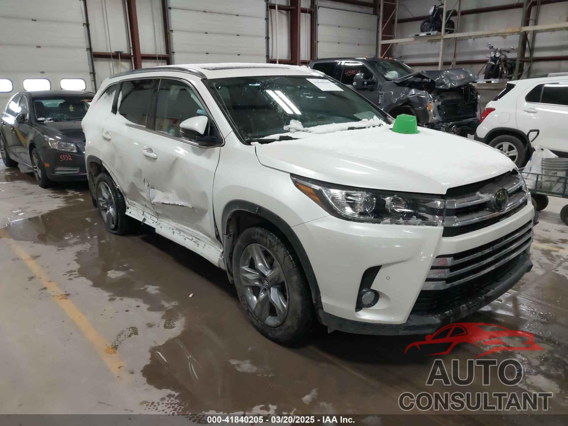 TOYOTA HIGHLANDER 2018 - 5TDDZRFH2JS874888