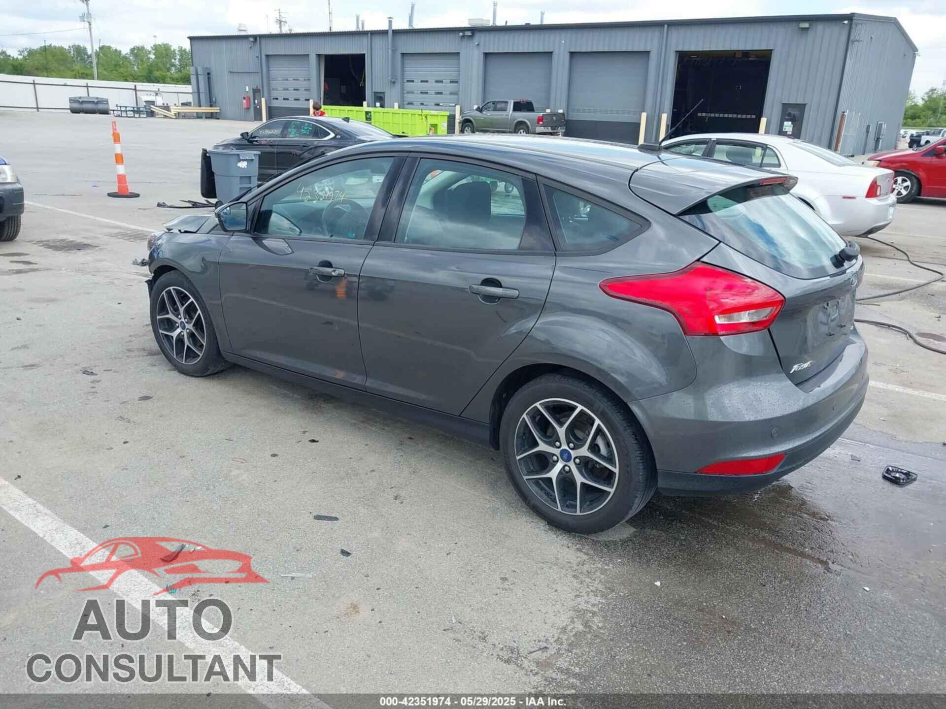 FORD FOCUS 2017 - 1FADP3M25HL313314