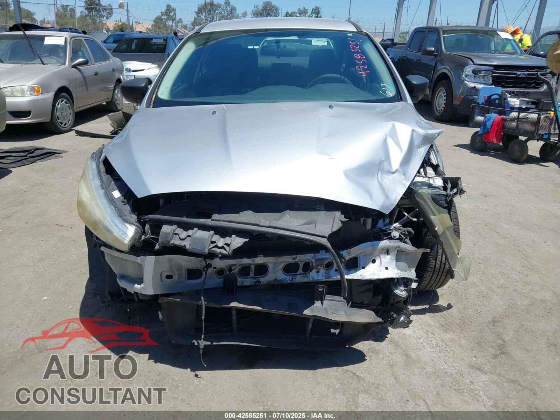 FORD FOCUS 2016 - 1FADP3E25GL384591