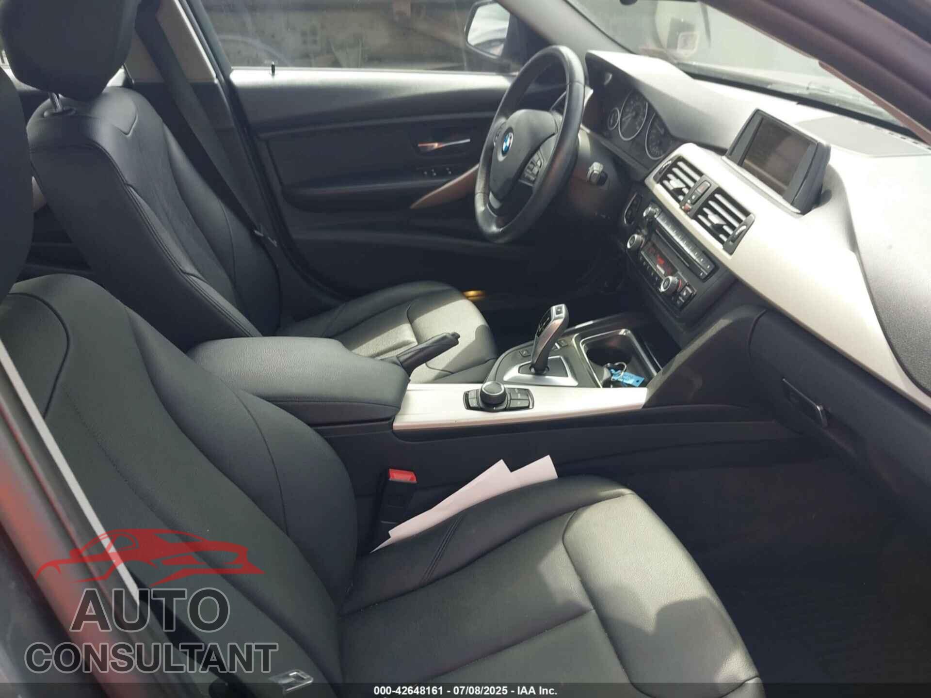 BMW 320I 2015 - WBA3C3G59FNT51053