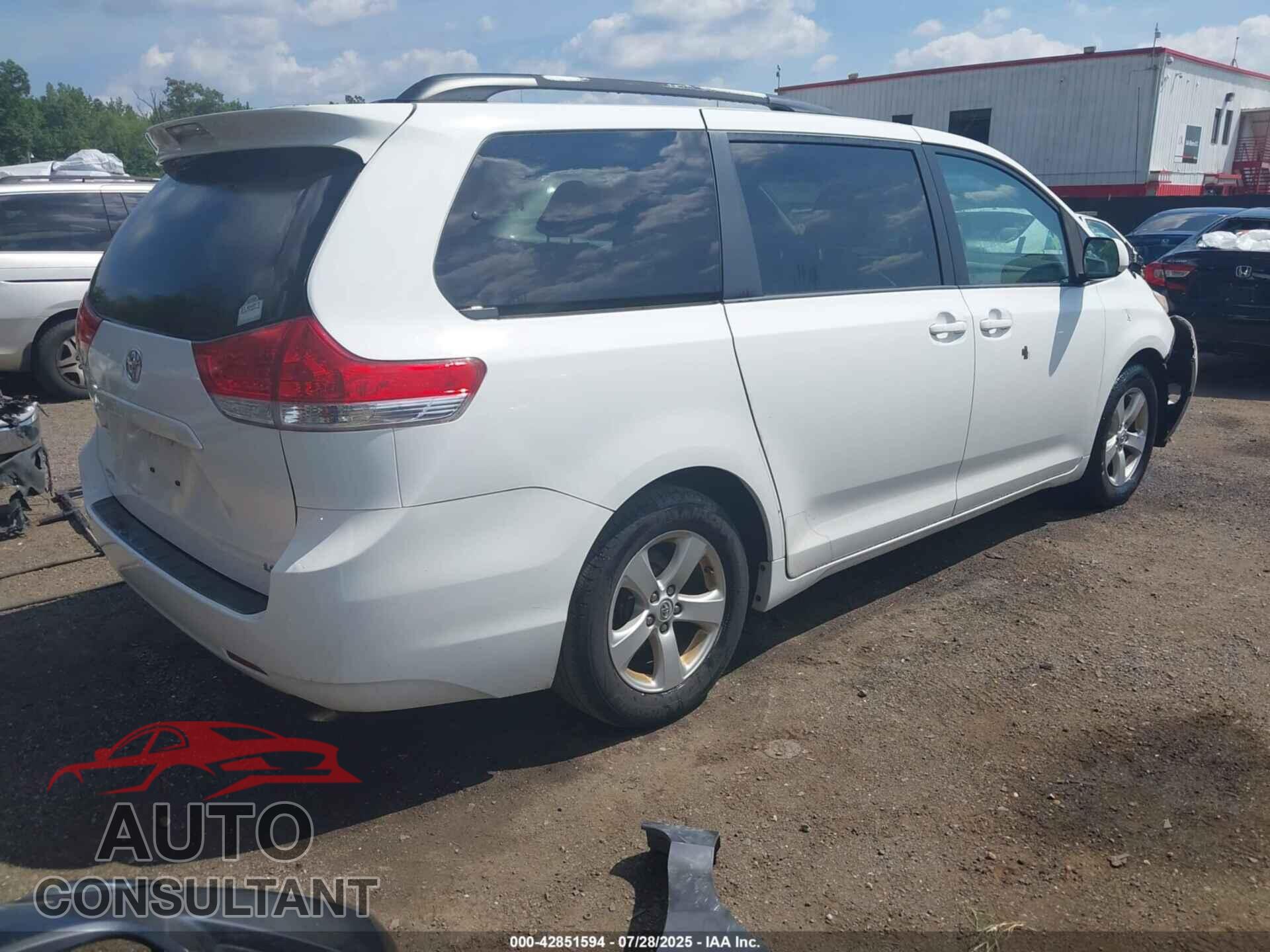 TOYOTA SIENNA 2013 - 5TDKK3DC8DS317567
