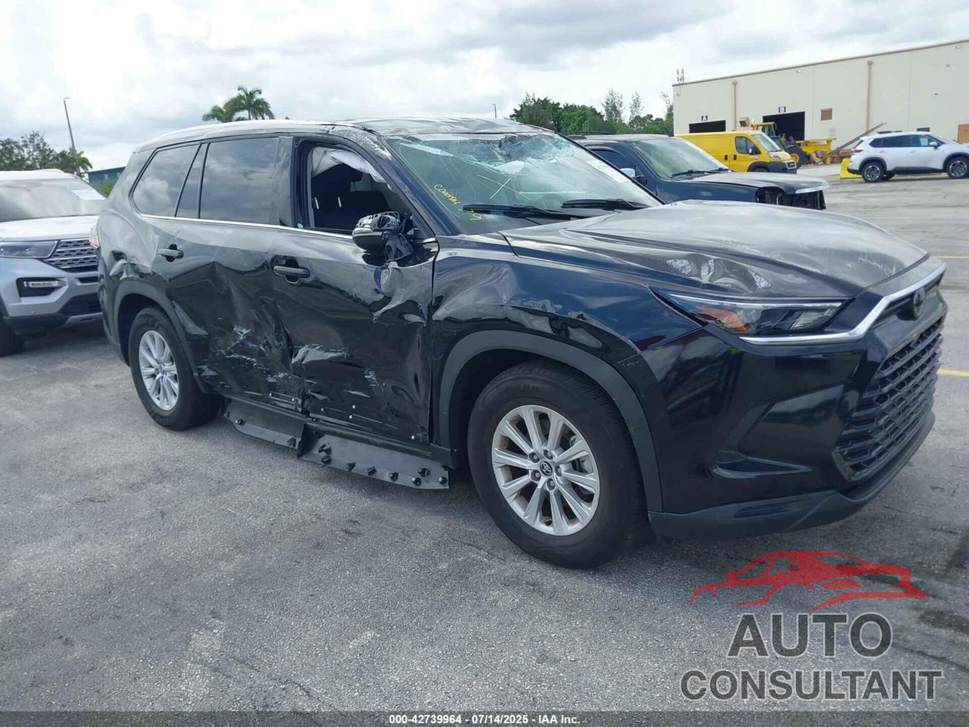 TOYOTA GRAND HIGHLANDER 2025 - 5TDAAAA5XSS023593