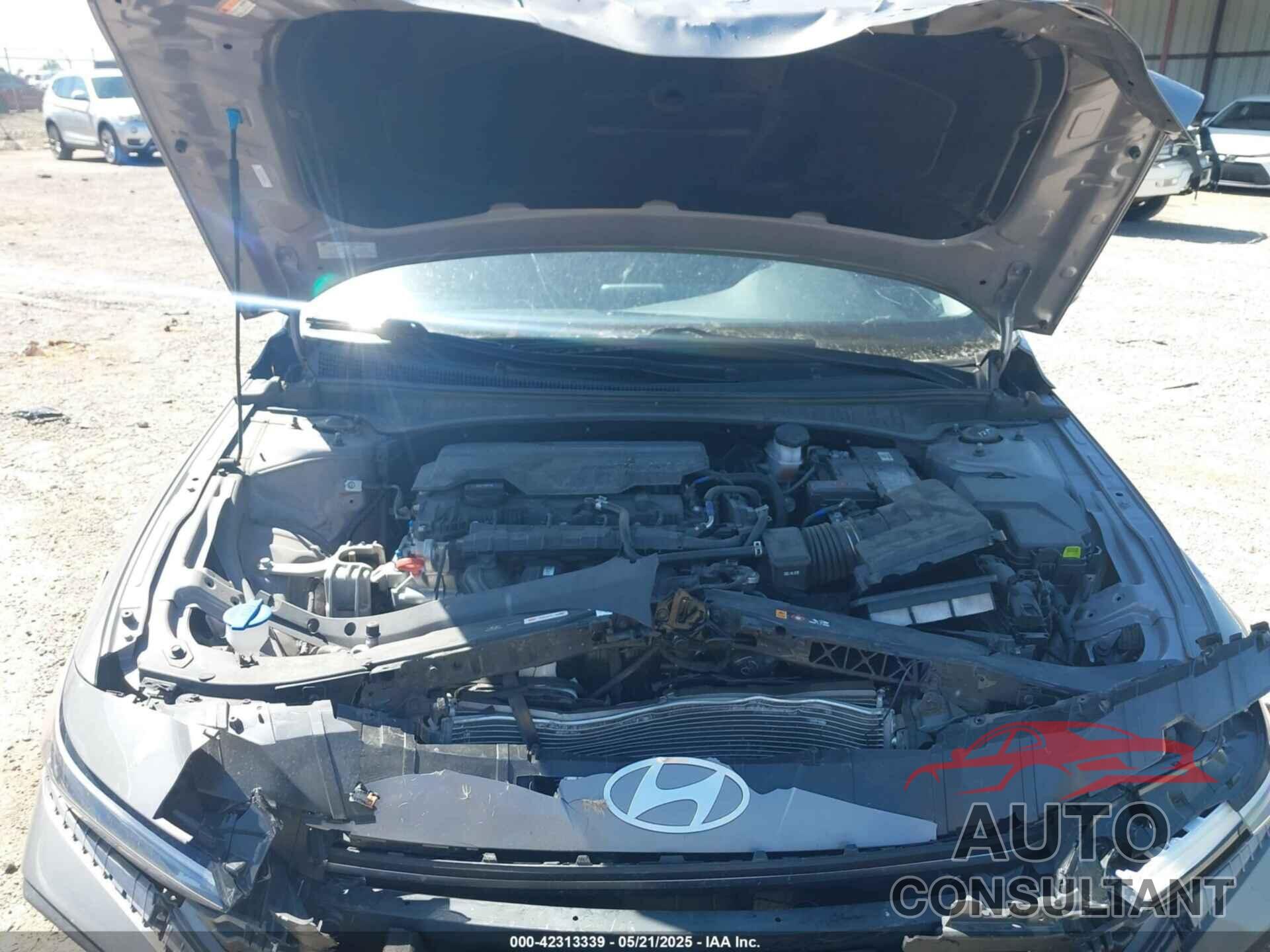 HYUNDAI ELANTRA 2024 - KMHLM4DG4RU650418