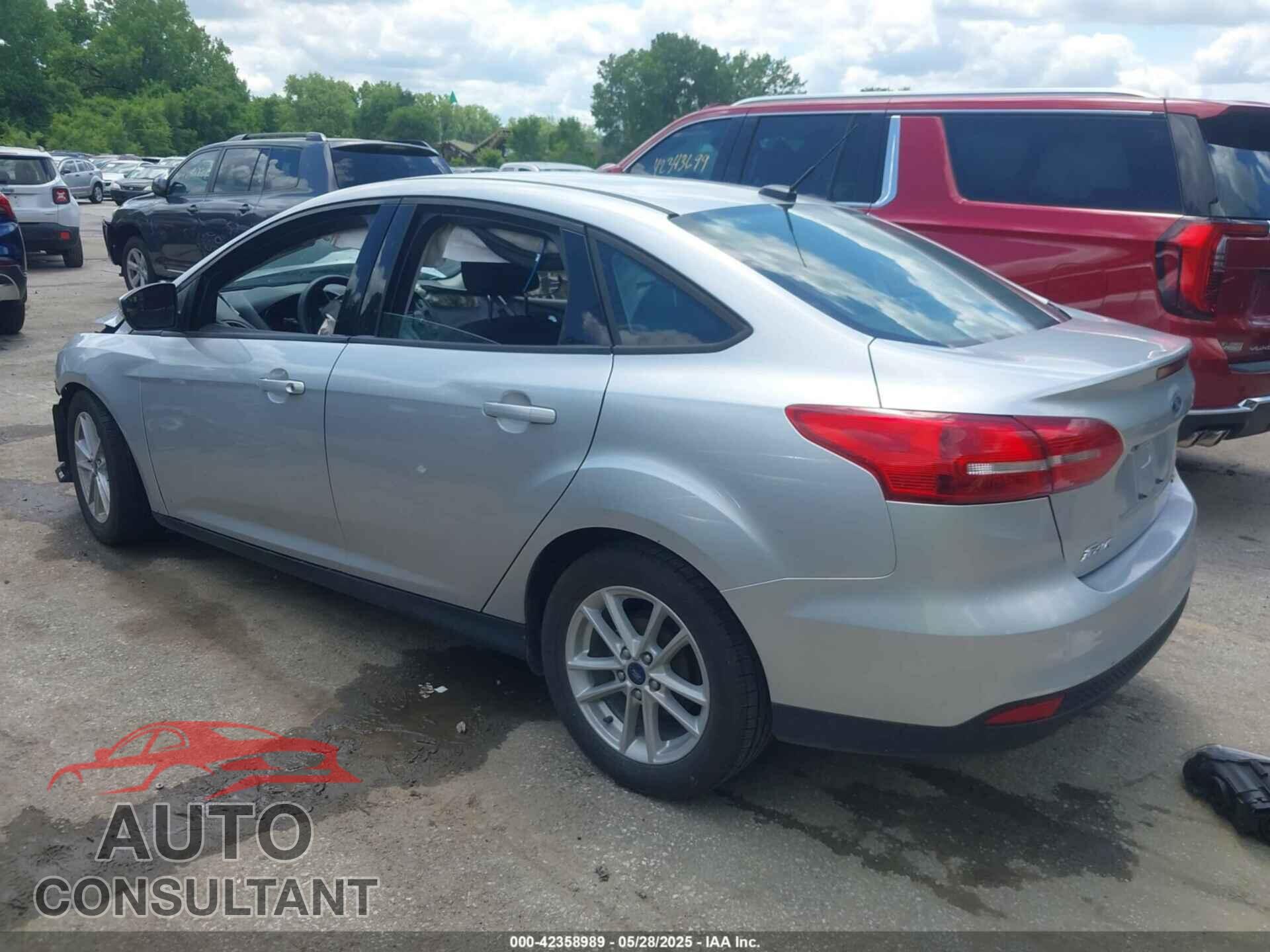FORD FOCUS 2017 - 1FADP3F29HL324037