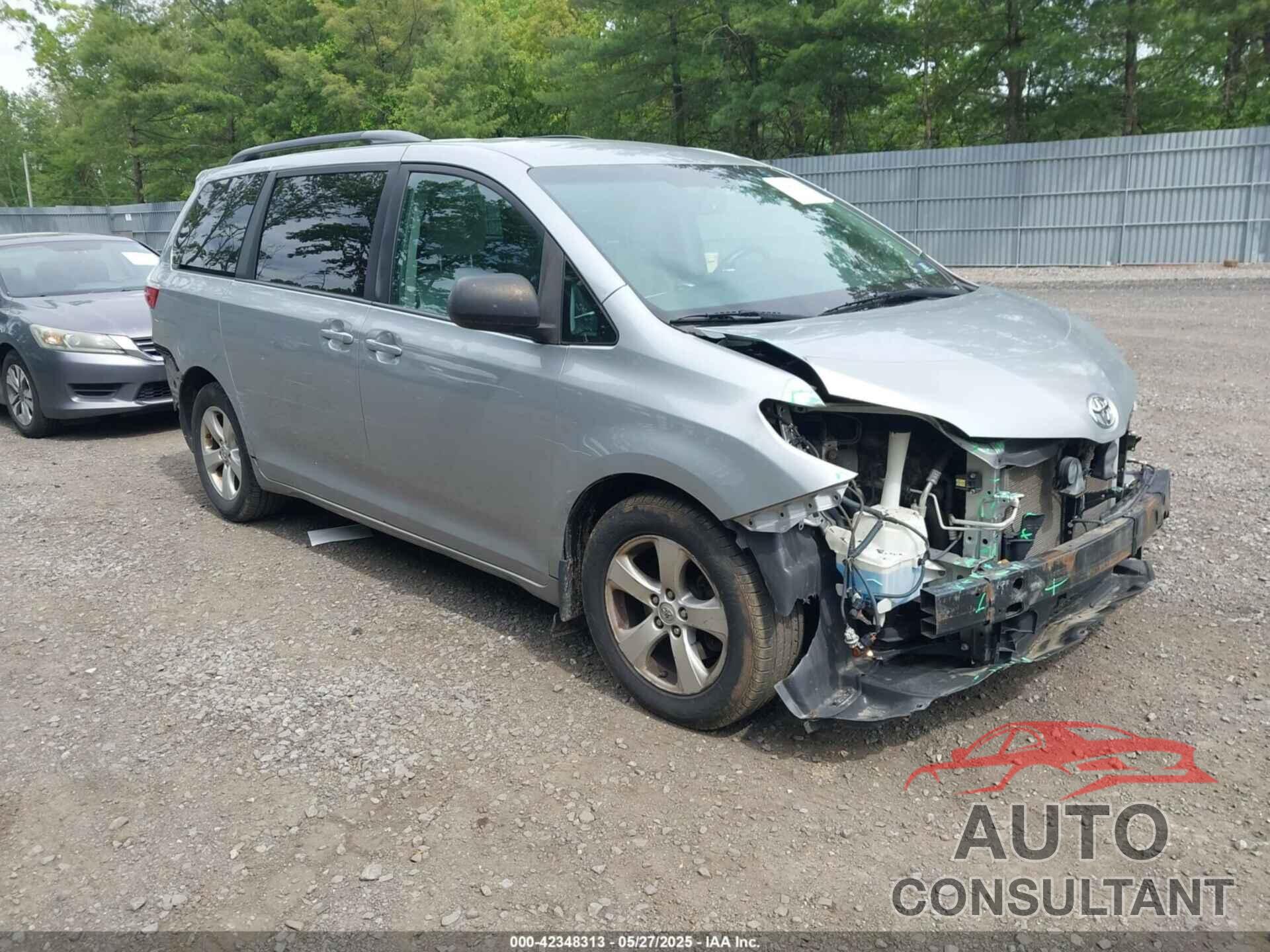TOYOTA SIENNA 2015 - 5TDKK3DC6FS643189