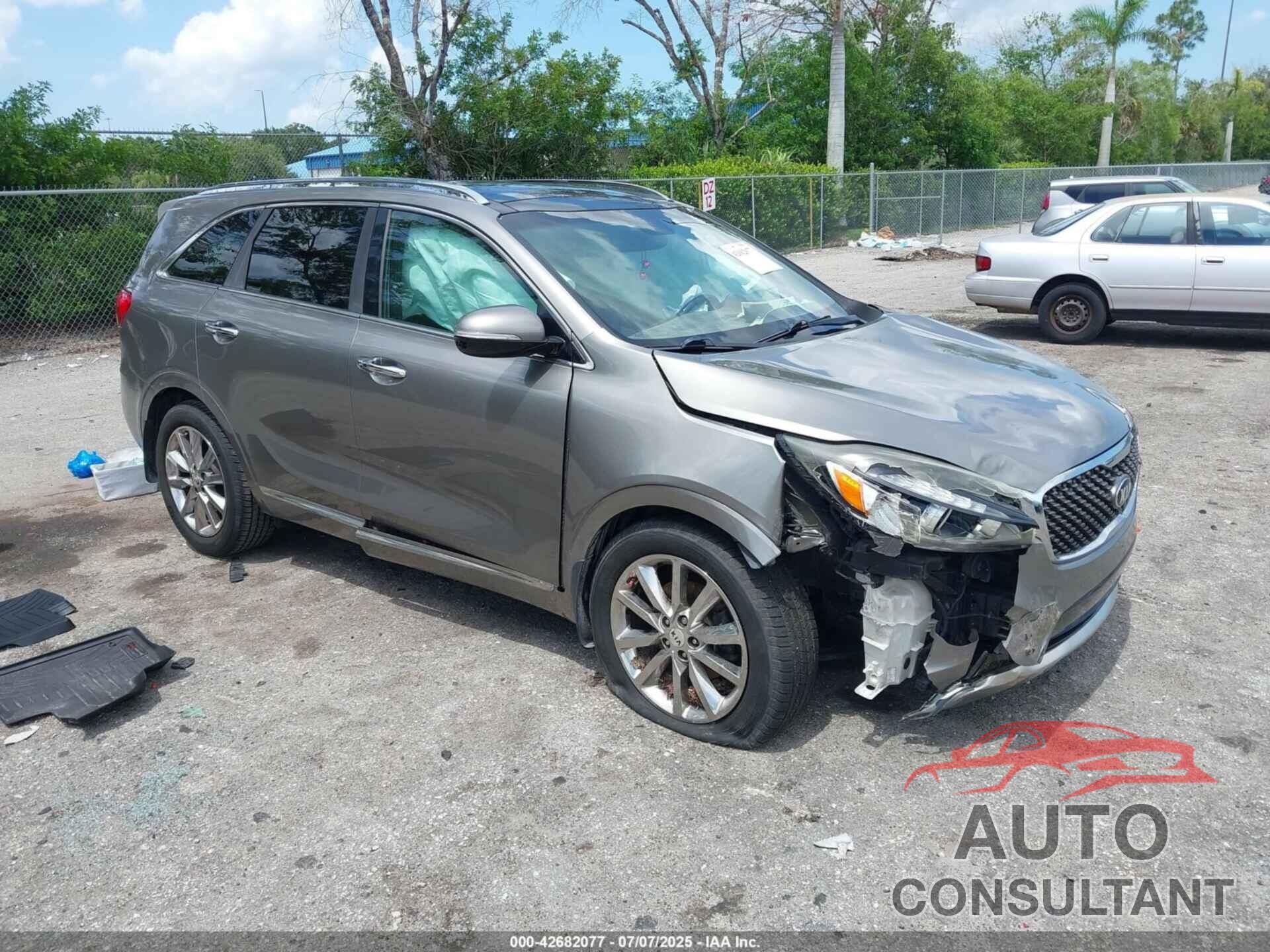 KIA SORENTO 2016 - 5XYPK4A58GG126573