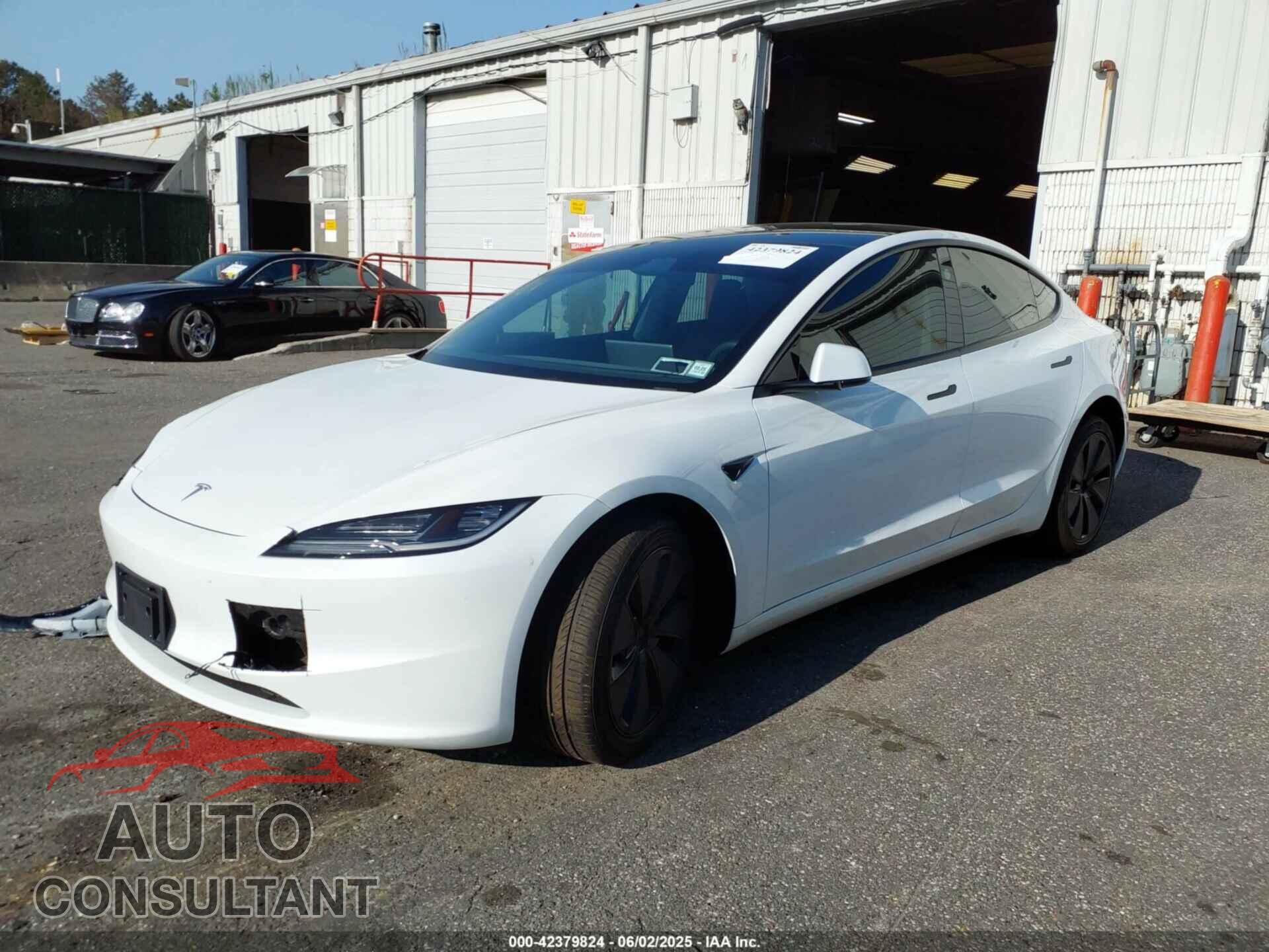 TESLA MODEL 3 2024 - 5YJ3E1EA9RF756849