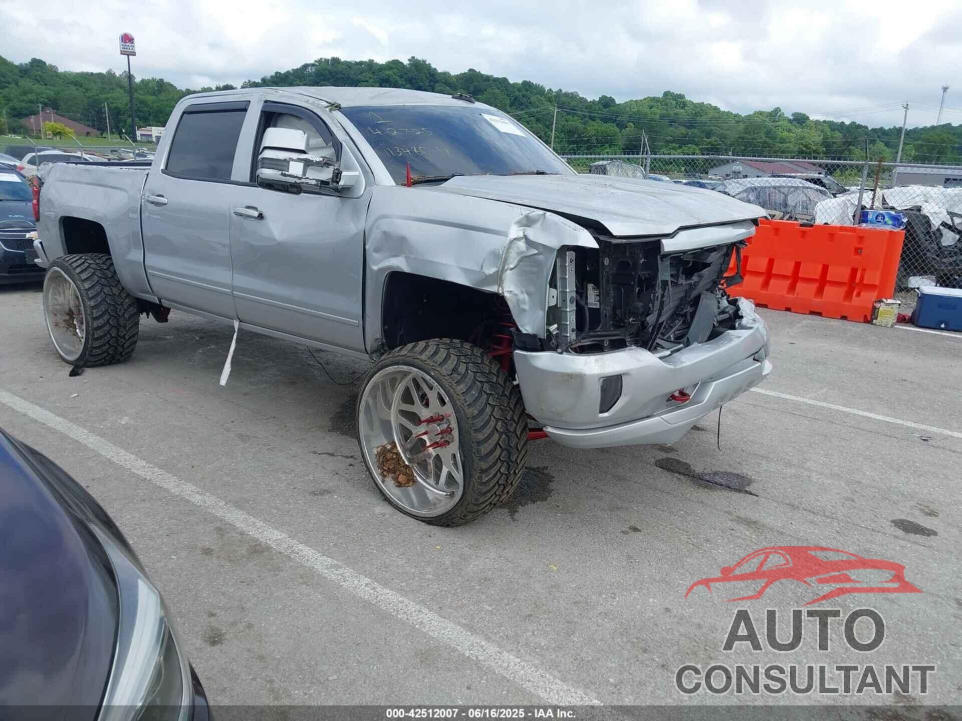 CHEVROLET SILVERADO 1500 2018 - 3GCUKREC2JG502122