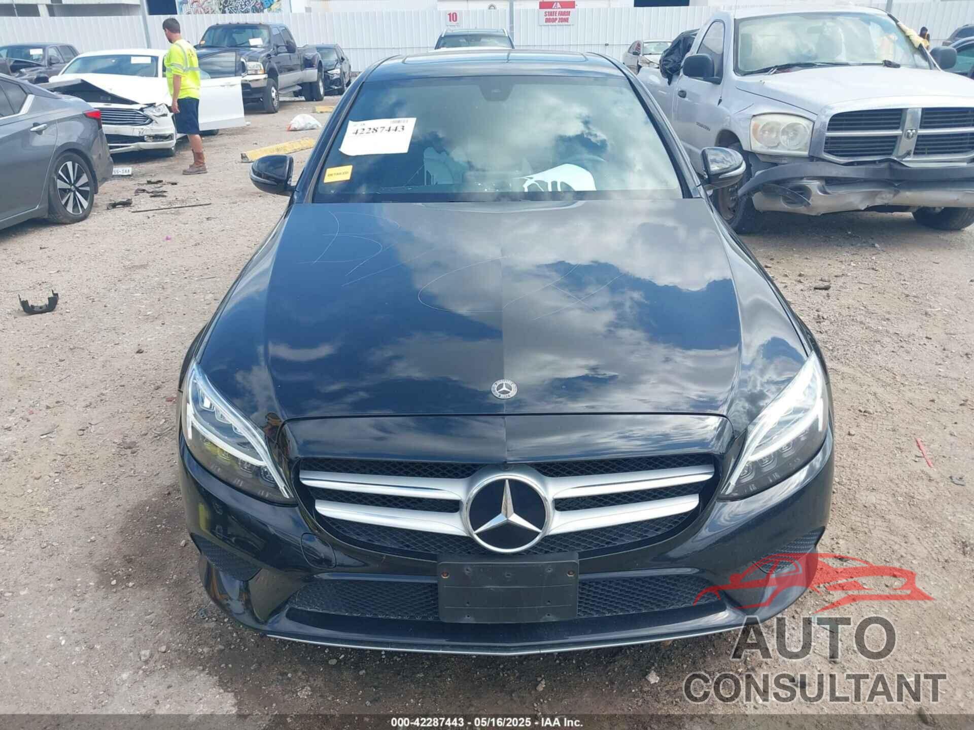 MERCEDES-BENZ C 300 2020 - 55SWF8DB9LU325172