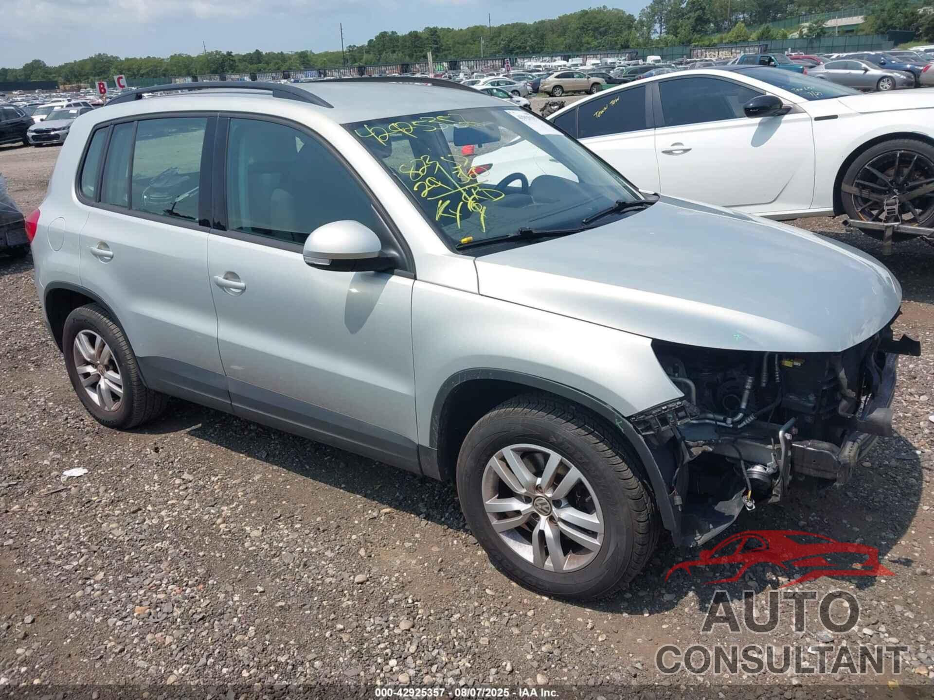 VOLKSWAGEN TIGUAN 2015 - WVGAV7AX9FW594437