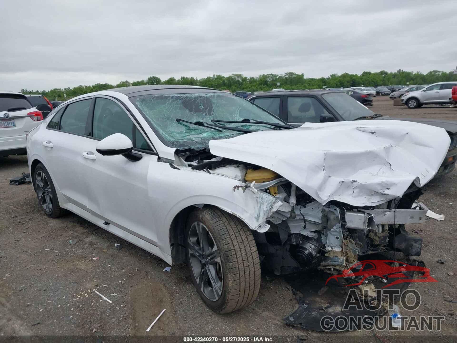 KIA K5 2022 - 5XXG34J28NG105792