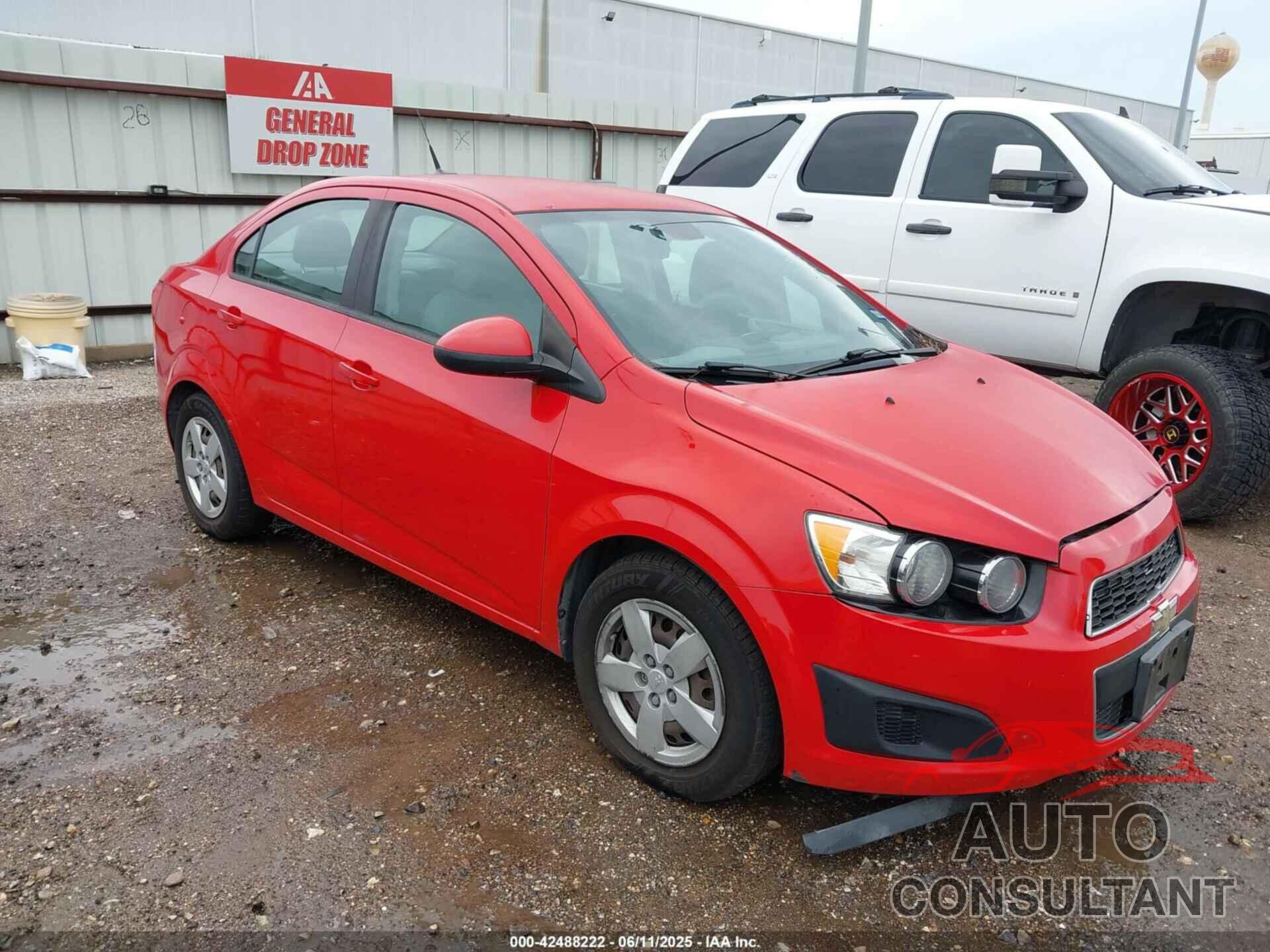 CHEVROLET SONIC 2013 - 1G1JA5SH8D4211908