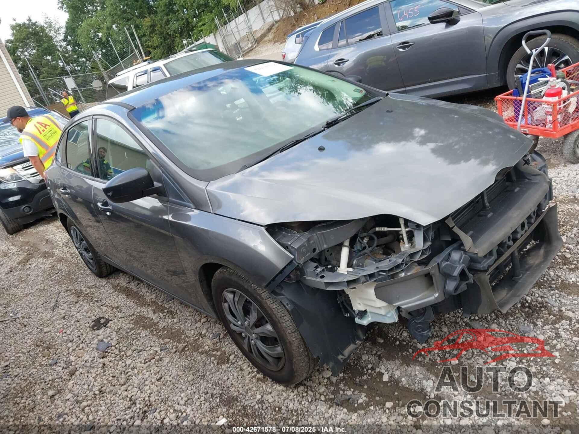 FORD FOCUS 2012 - 1FAHP3F29CL310052