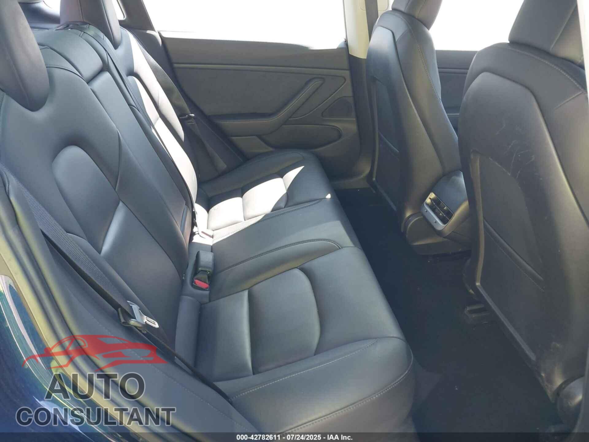 TESLA MODEL 3 2019 - 5YJ3E1EA9KF190486
