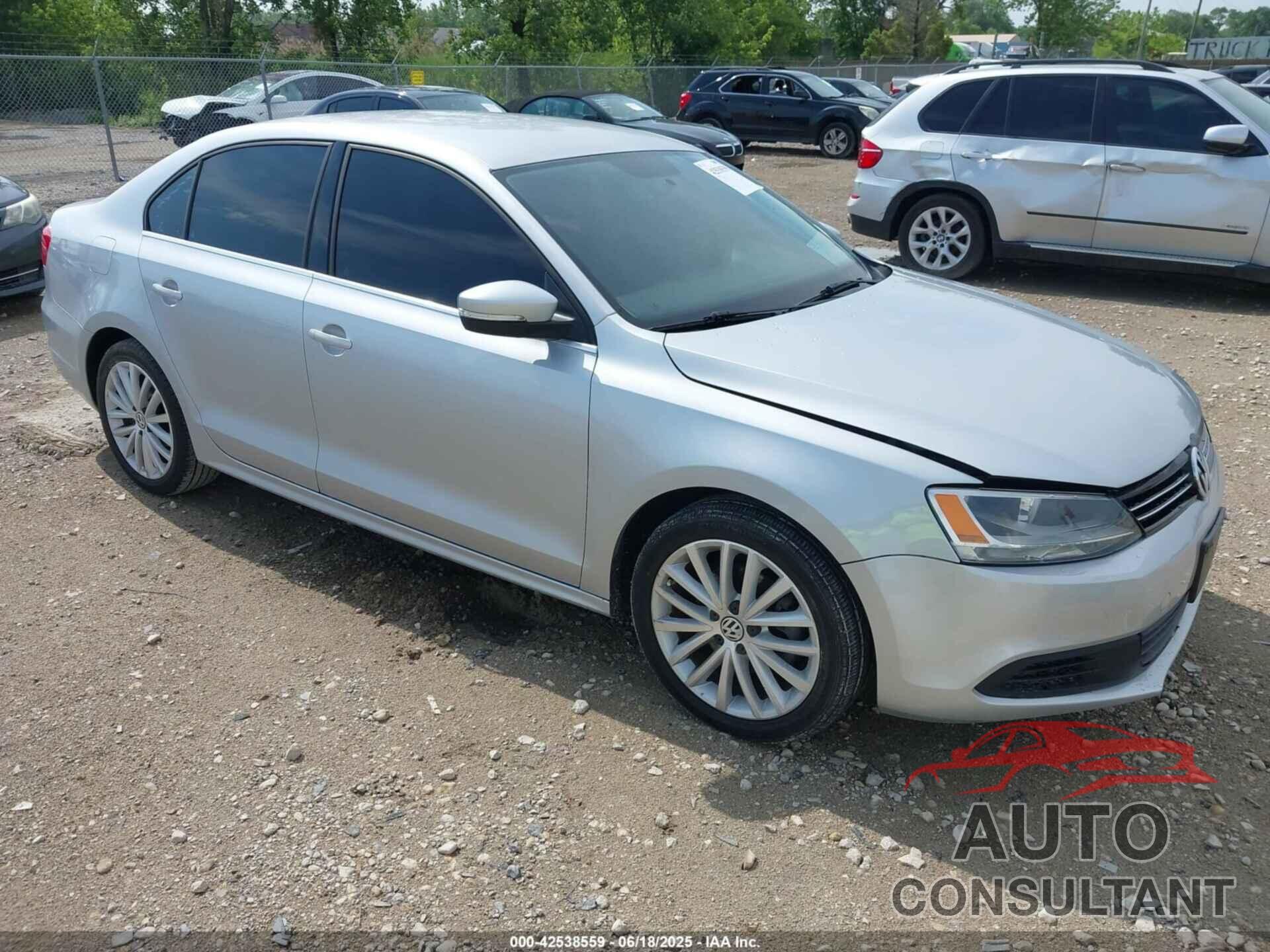 VOLKSWAGEN JETTA 2013 - 3VWDP7AJ5DM358238