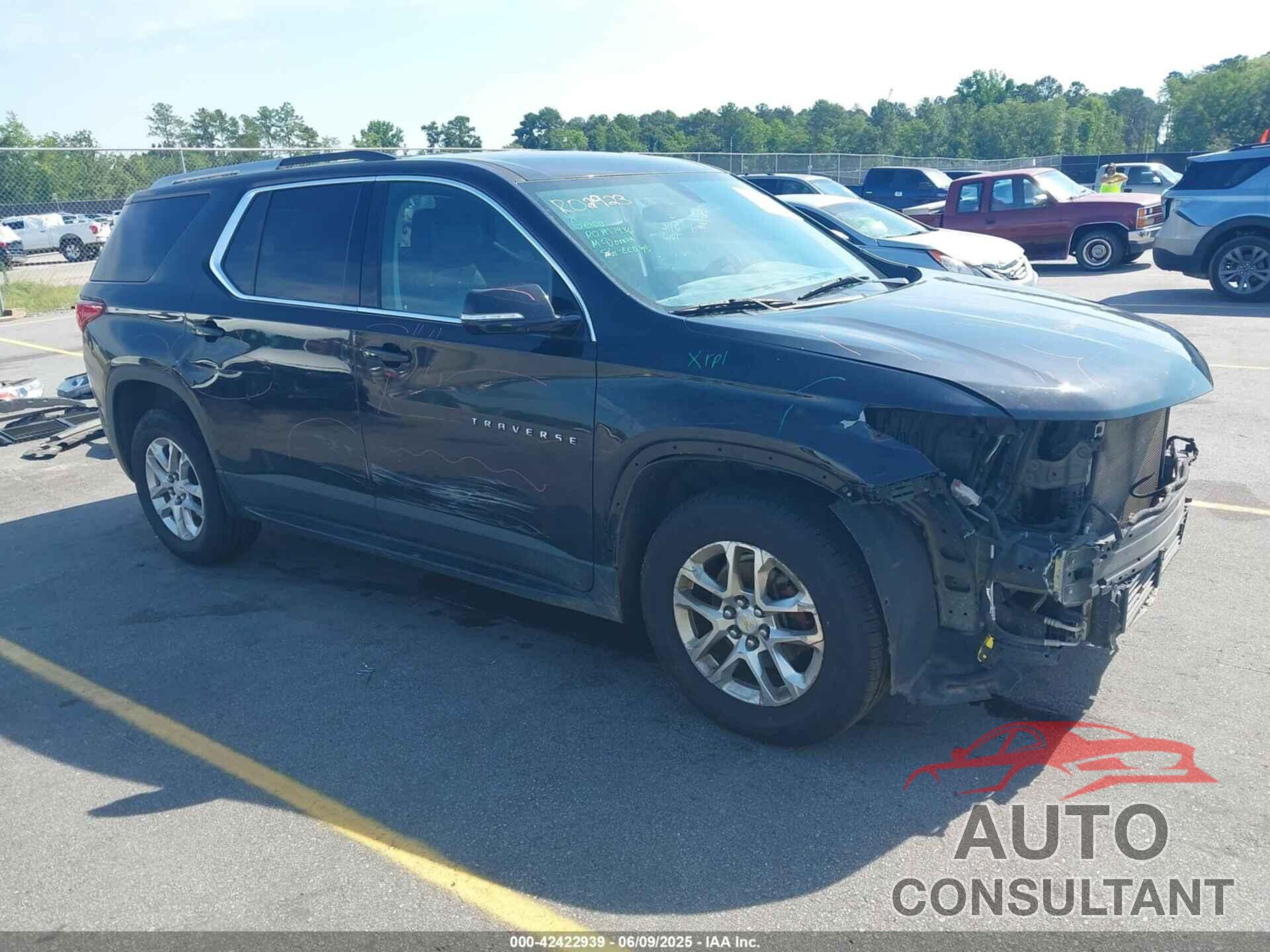 CHEVROLET TRAVERSE 2018 - 1GNERGKW3JJ138334