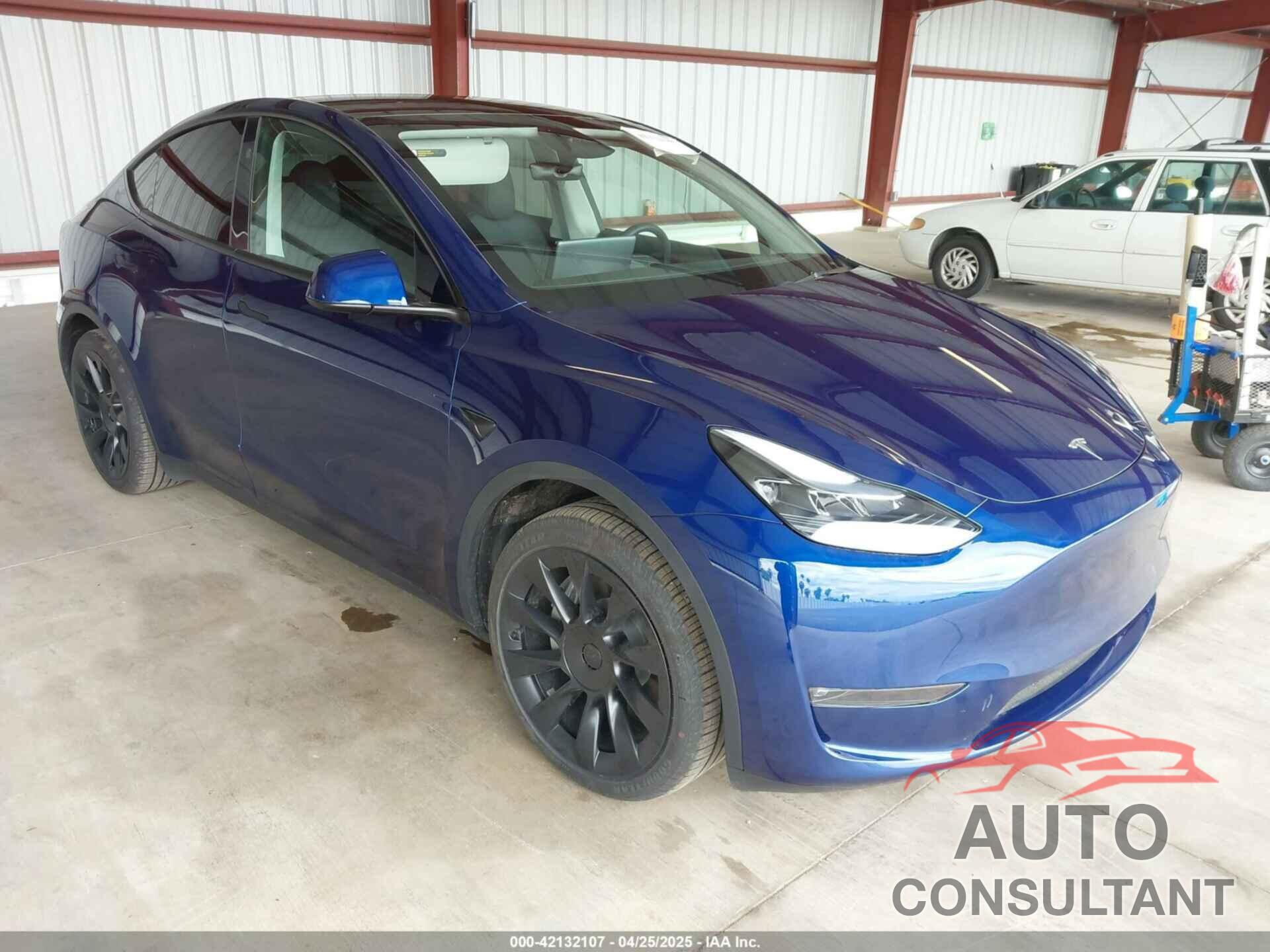 TESLA MODEL Y 2025 - 7SAYGDEE3SF290252