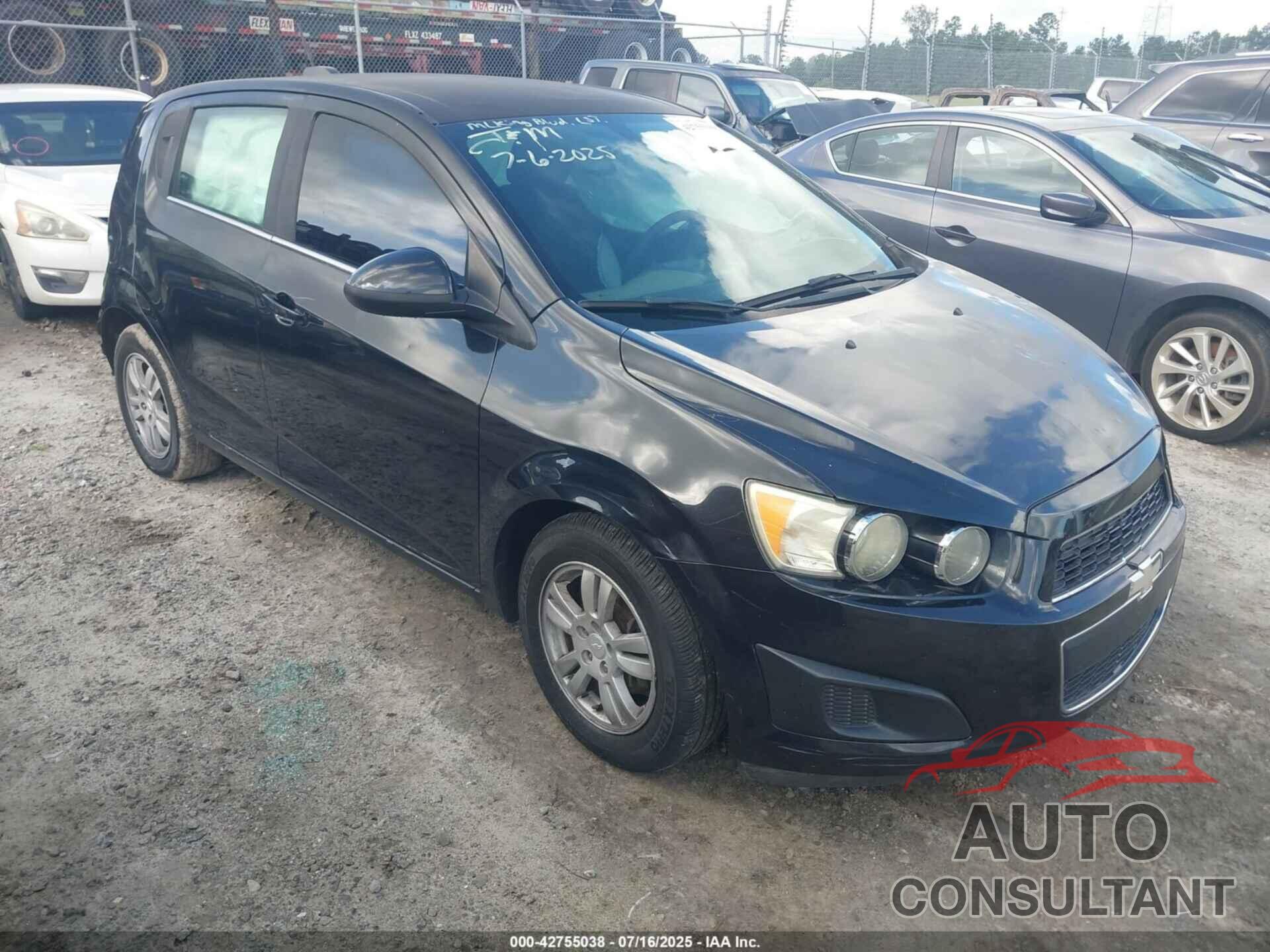 CHEVROLET SONIC 2015 - 1G1JC6SH3F4107801