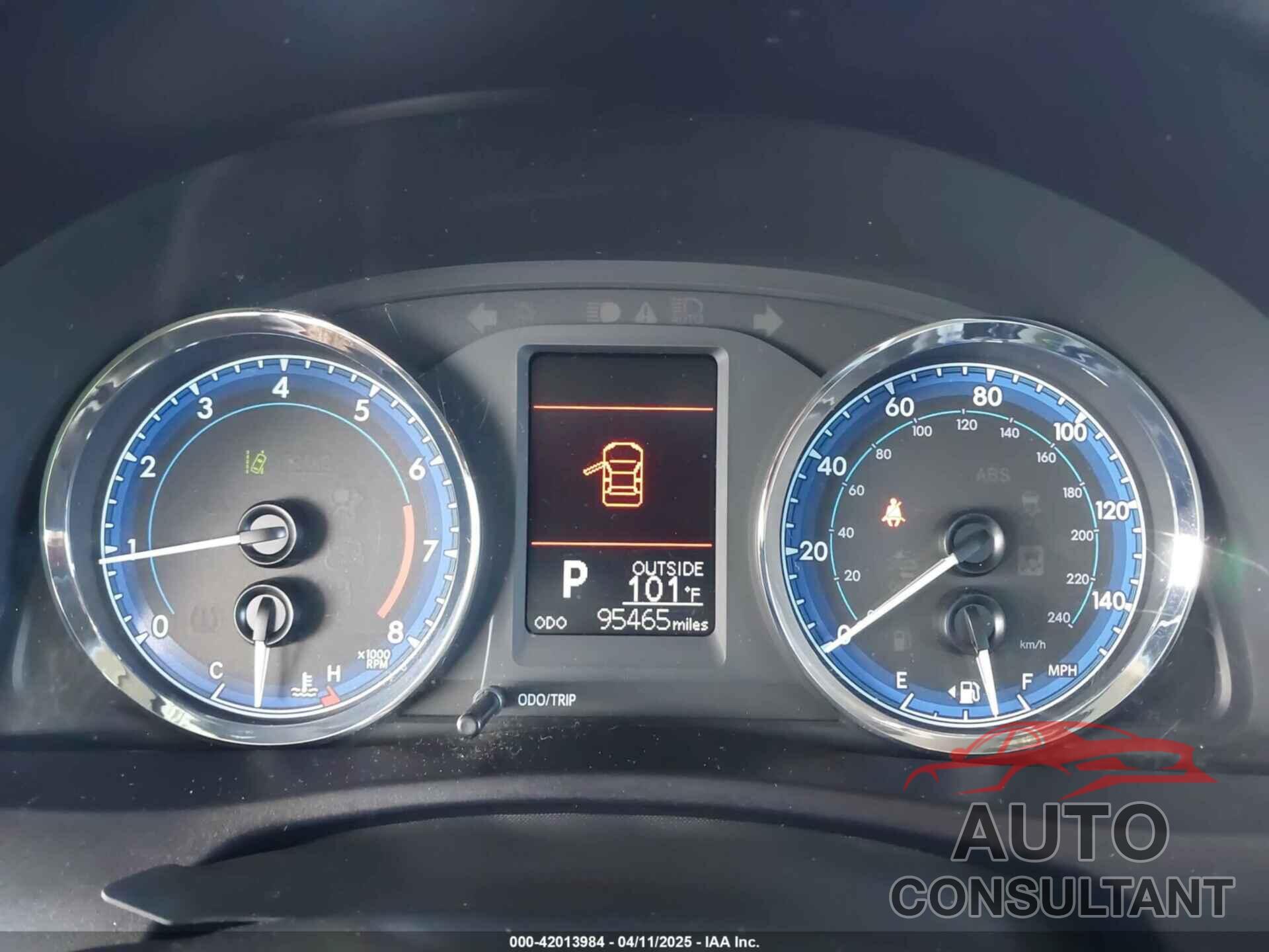 TOYOTA COROLLA 2018 - 5YFBURHE6JP760619