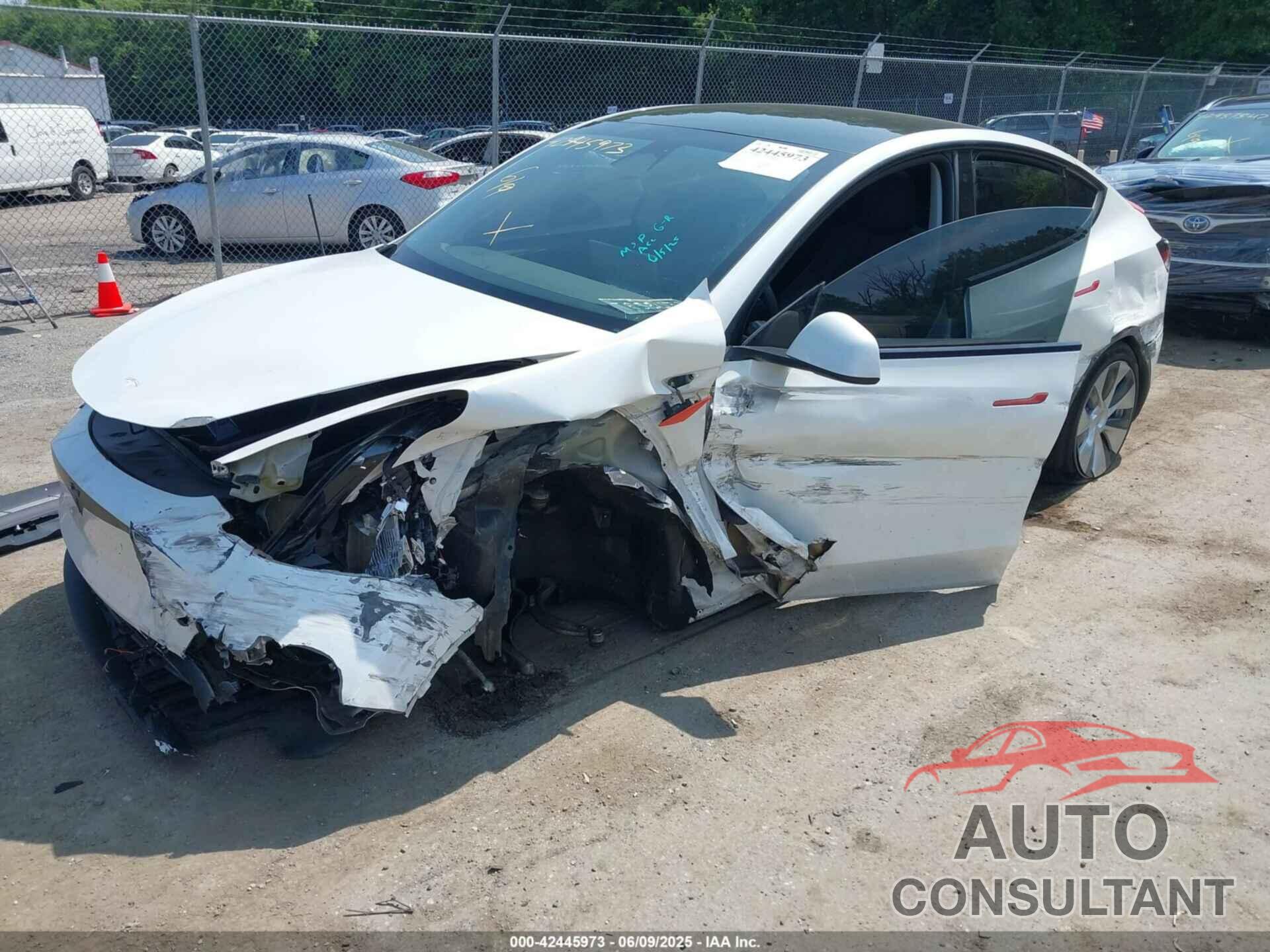 TESLA MODEL Y 2023 - 7SAYGDEE8PA121610