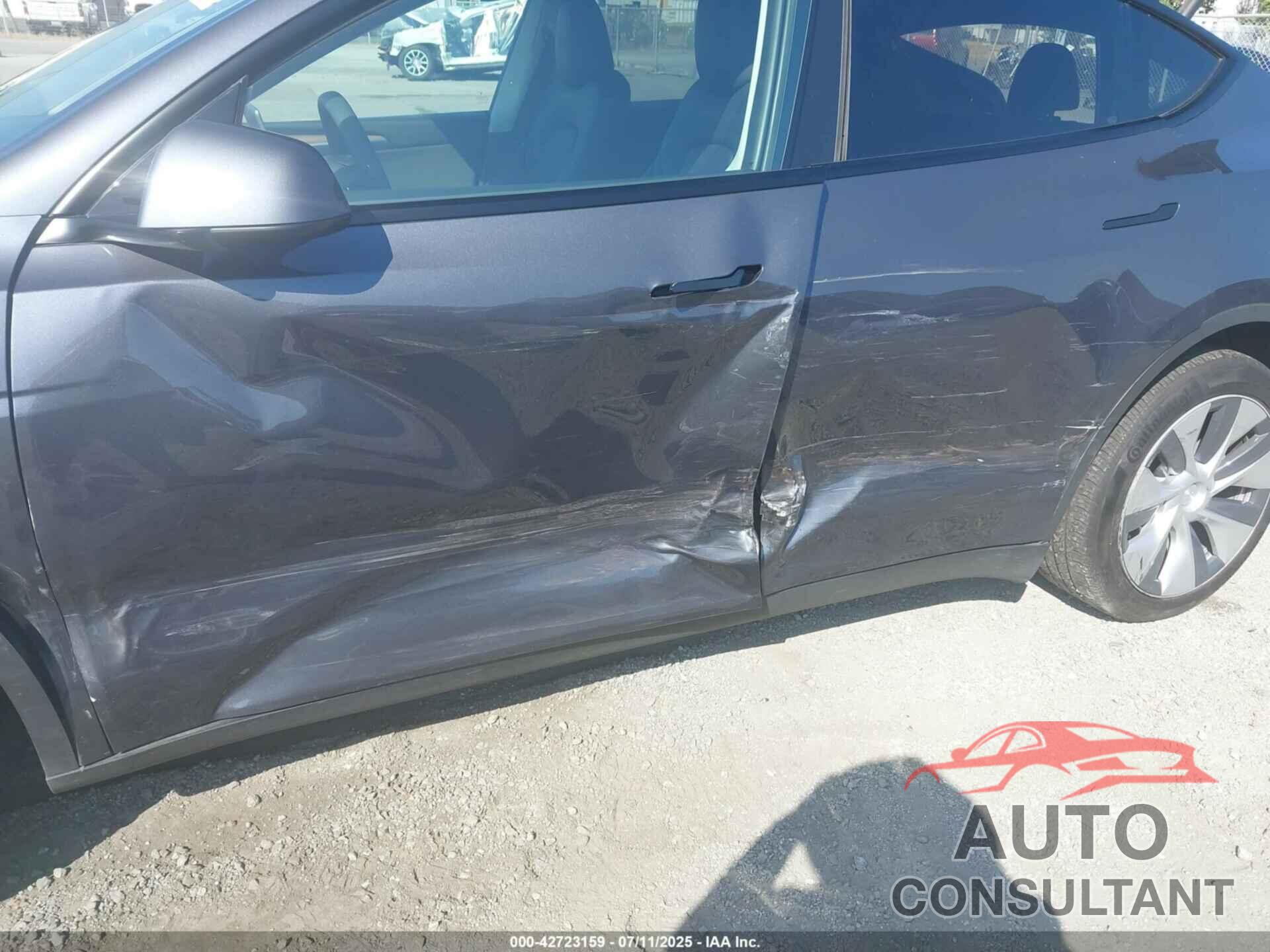 TESLA MODEL Y 2023 - 7SAYGDED4PF966724