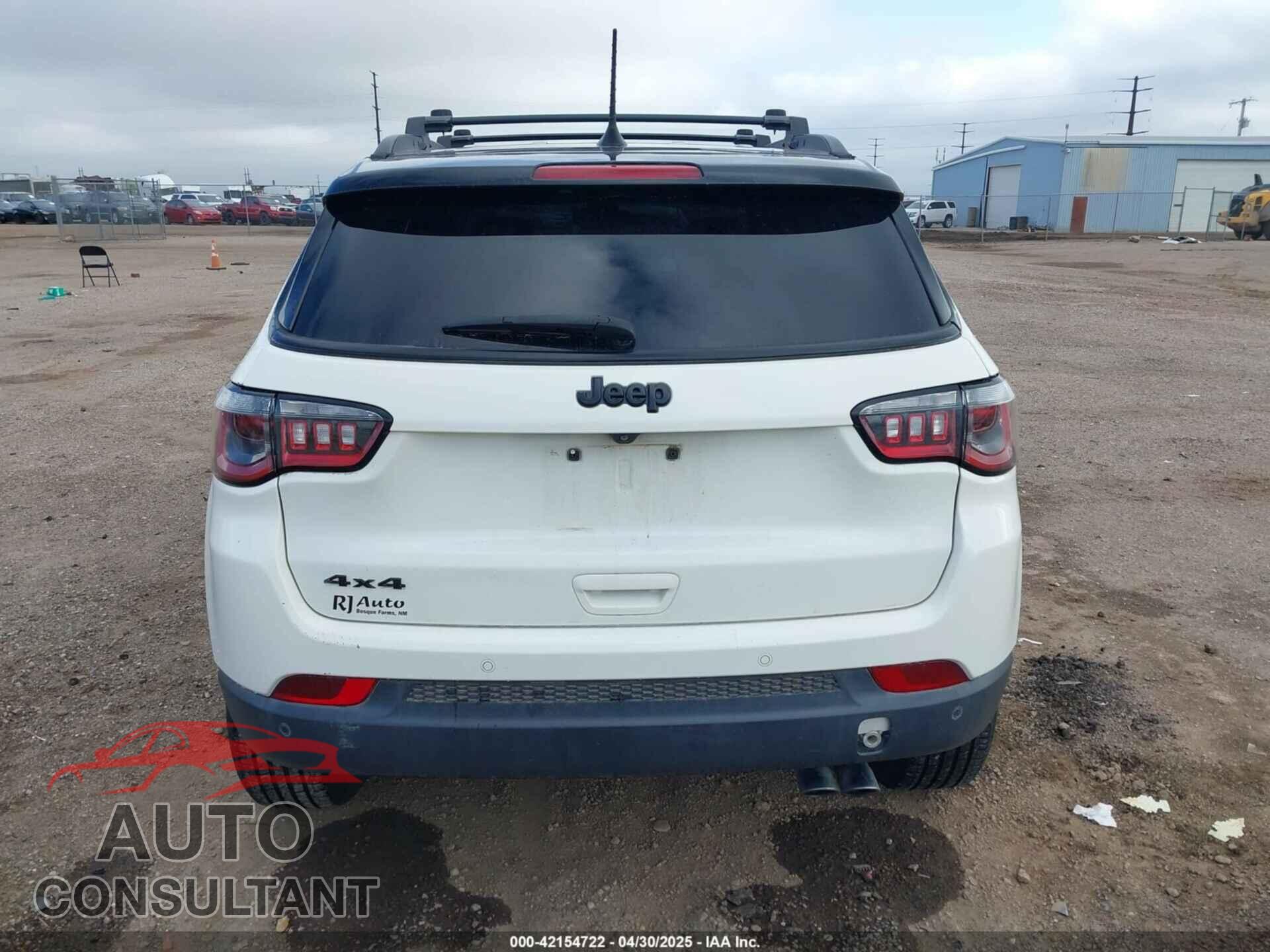JEEP COMPASS 2018 - 3C4NJDBB3JT325450