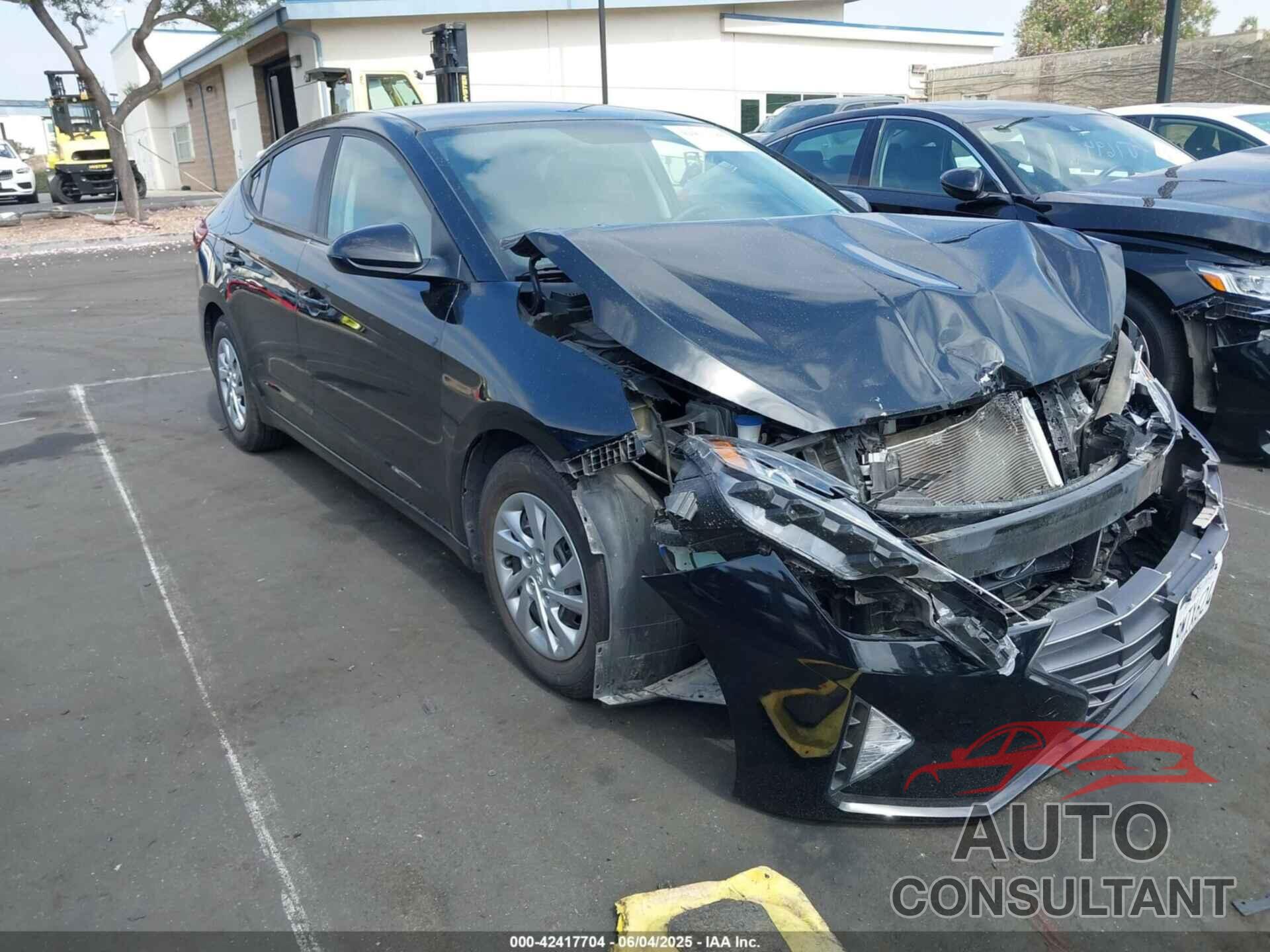 HYUNDAI ELANTRA 2019 - KMHD74LF8KU761788