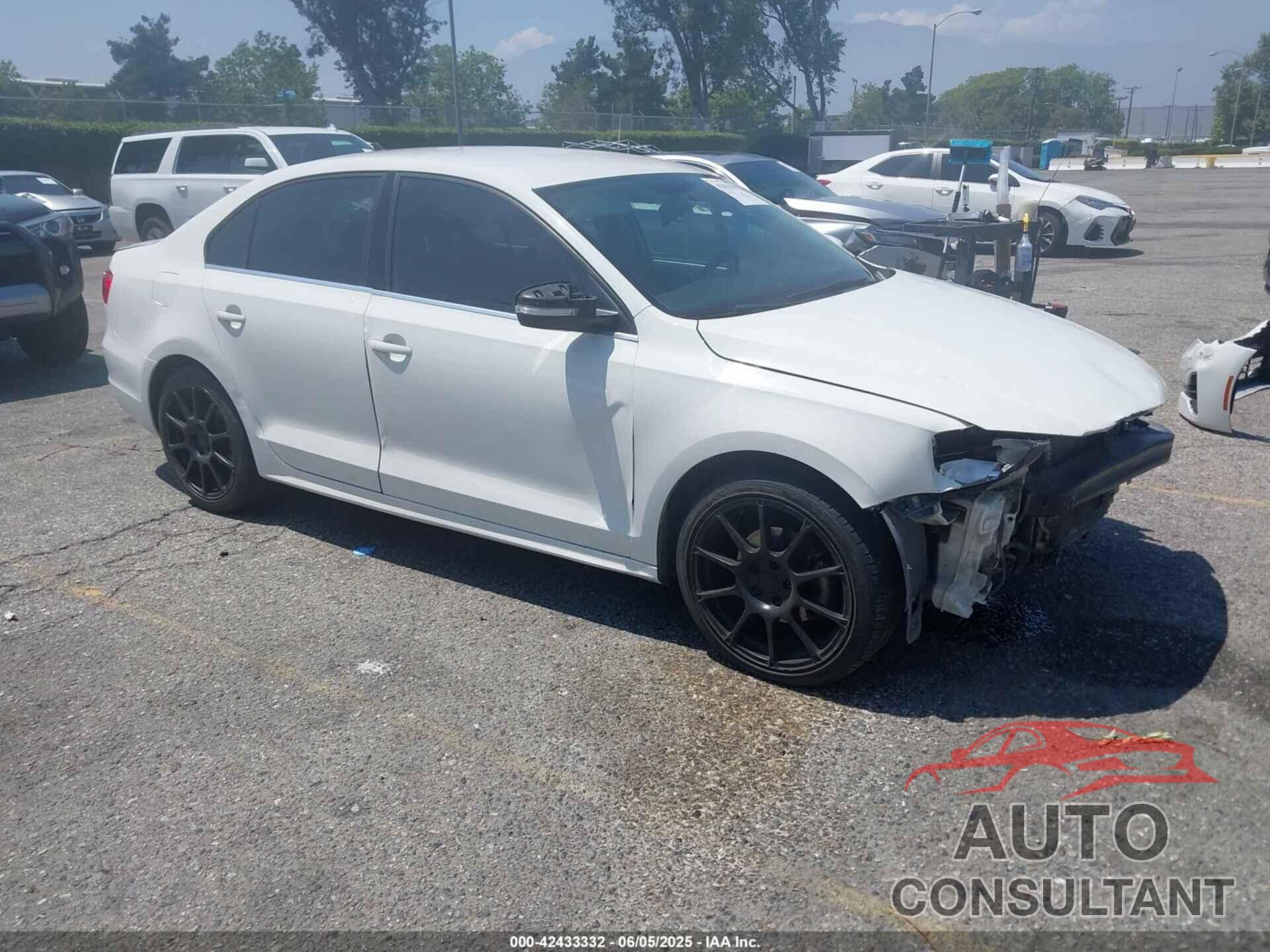 VOLKSWAGEN JETTA 2013 - 3VWDP7AJ5DM441541