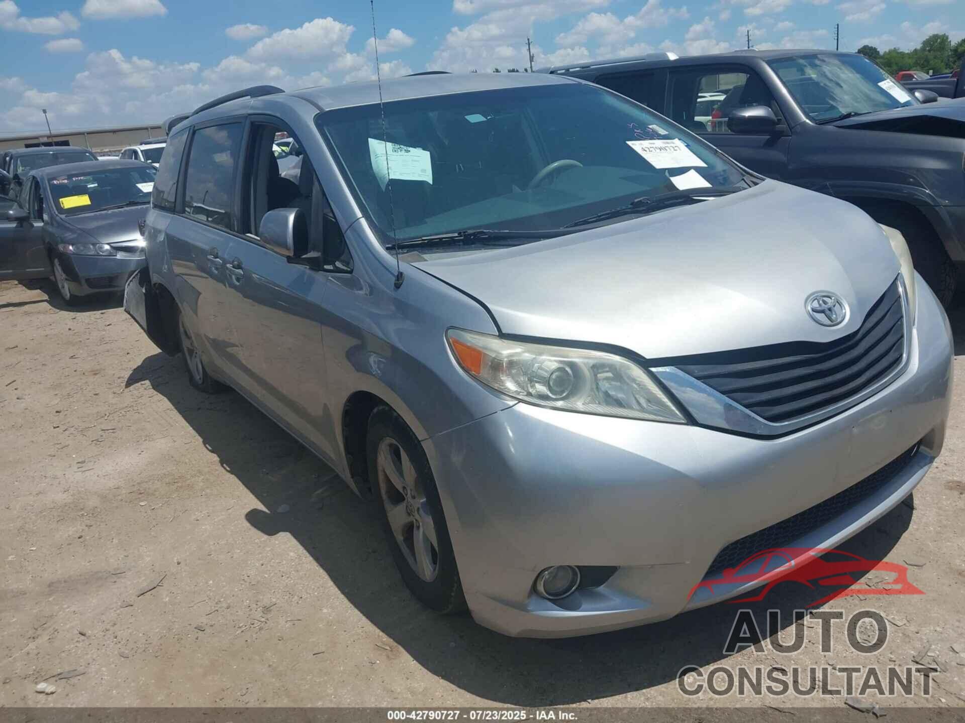 TOYOTA SIENNA 2013 - 5TDKK3DC8DS403364