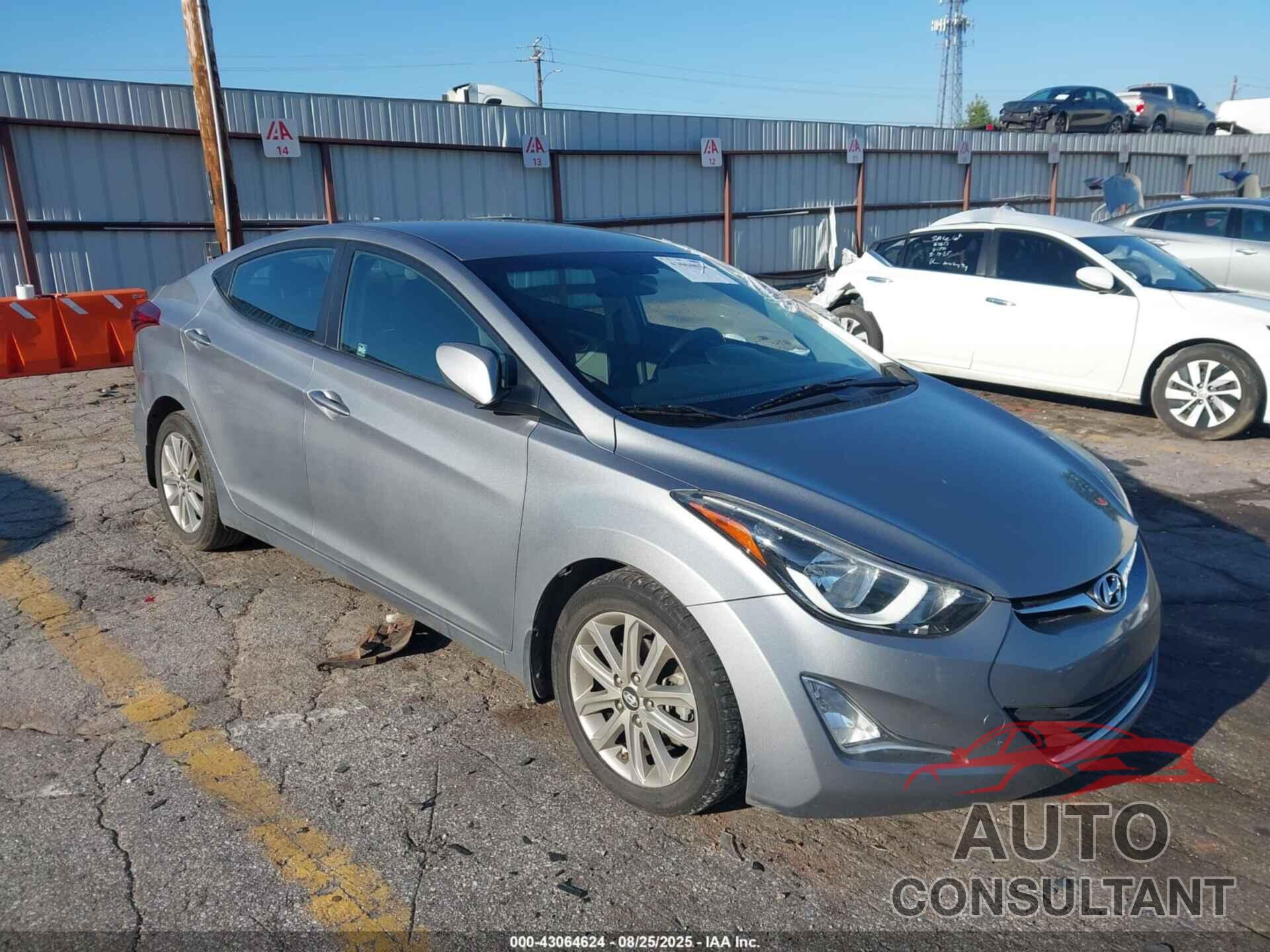 HYUNDAI ELANTRA 2015 - KMHDH4AE7FU320828