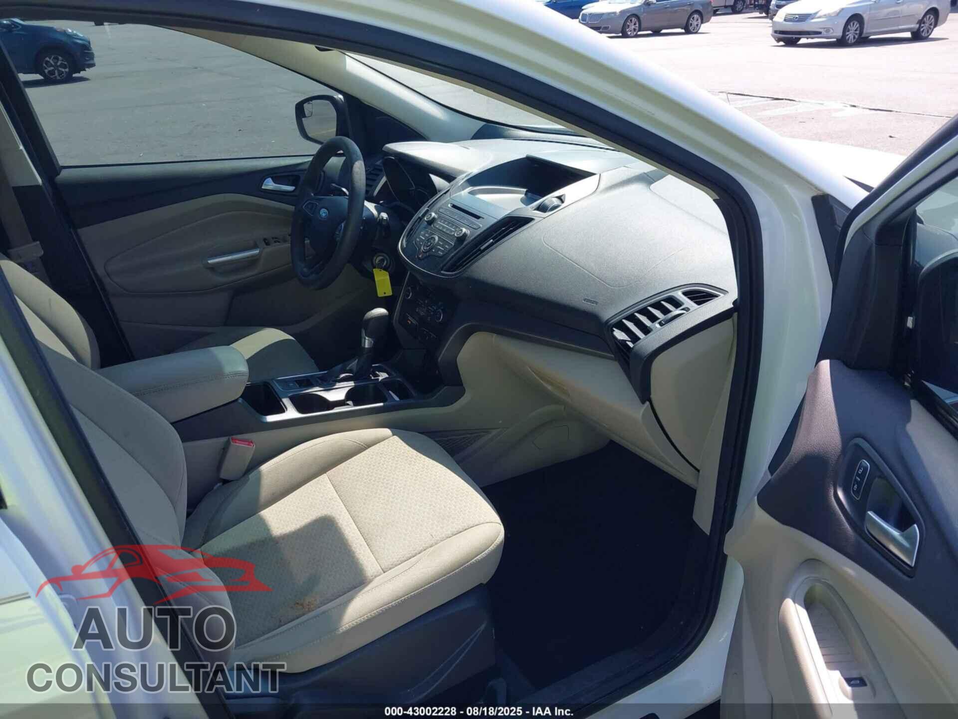 FORD ESCAPE 2017 - 1FMCU0GD9HUB73199