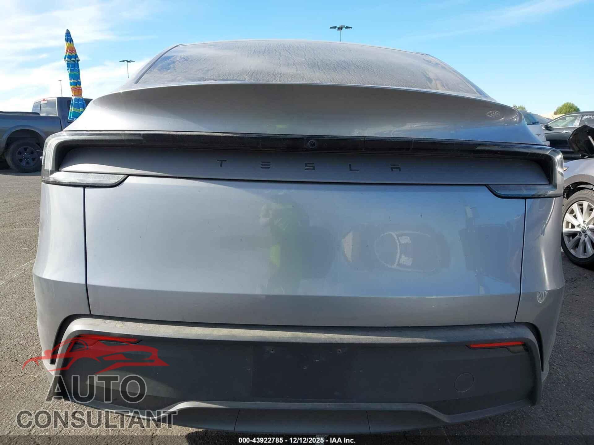 TESLA MODEL Y 2026 - 7SAYGDEDXTF445937