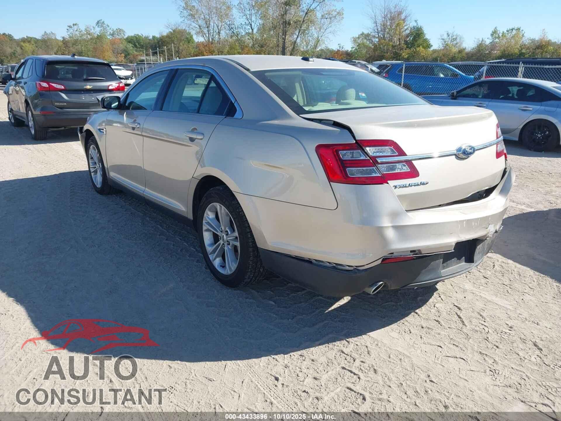 FORD TAURUS 2017 - 1FAHP2D82HG146242