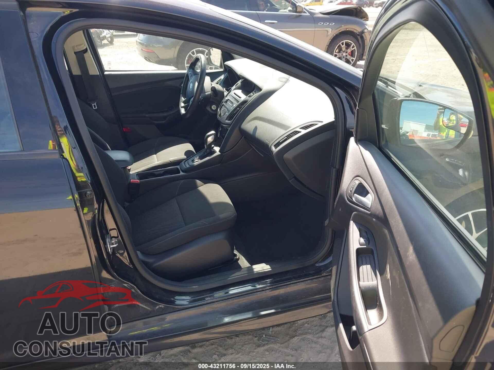 FORD FOCUS 2015 - 1FADP3F24FL230161