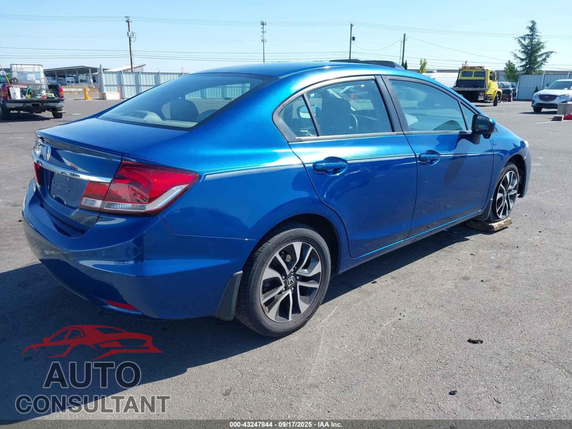 HONDA CIVIC 2015 - 2HGFB2F83FH557357