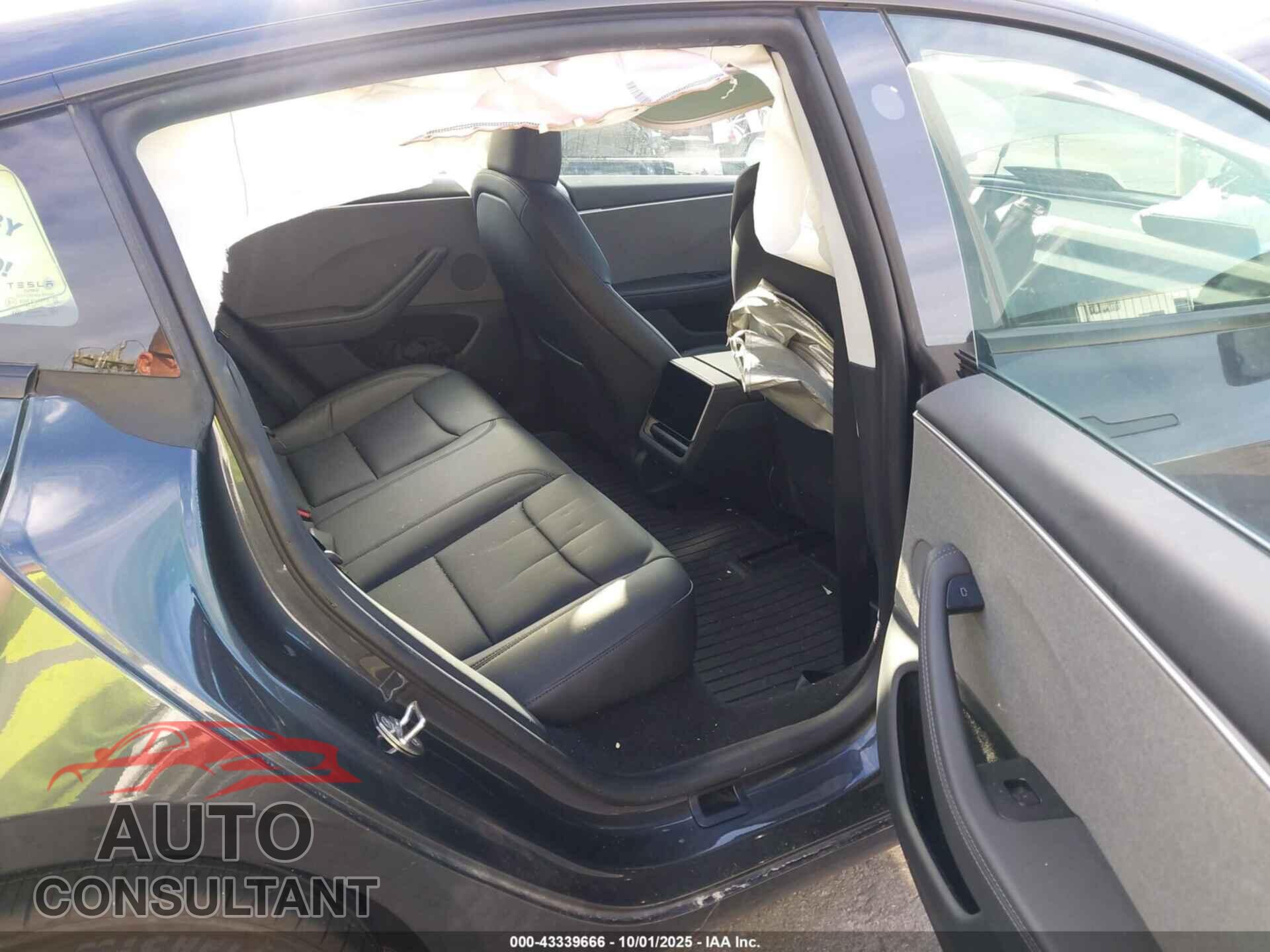 TESLA MODEL 3 2024 - 5YJ3E1EA0RF848741