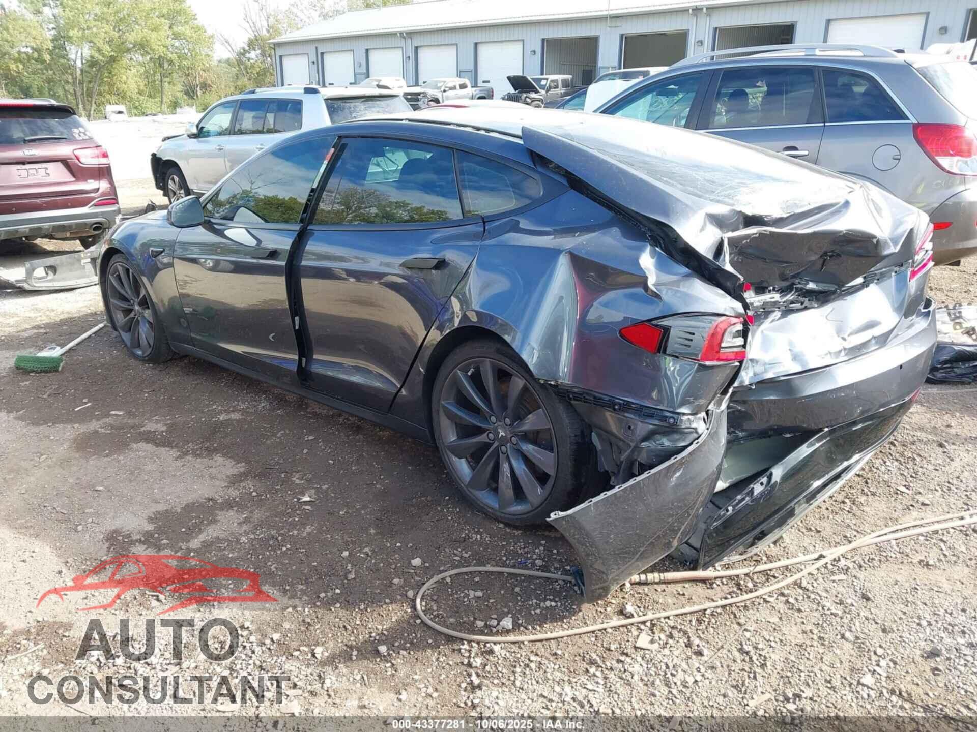 TESLA MODEL S 2017 - 5YJSA1E25HF196486