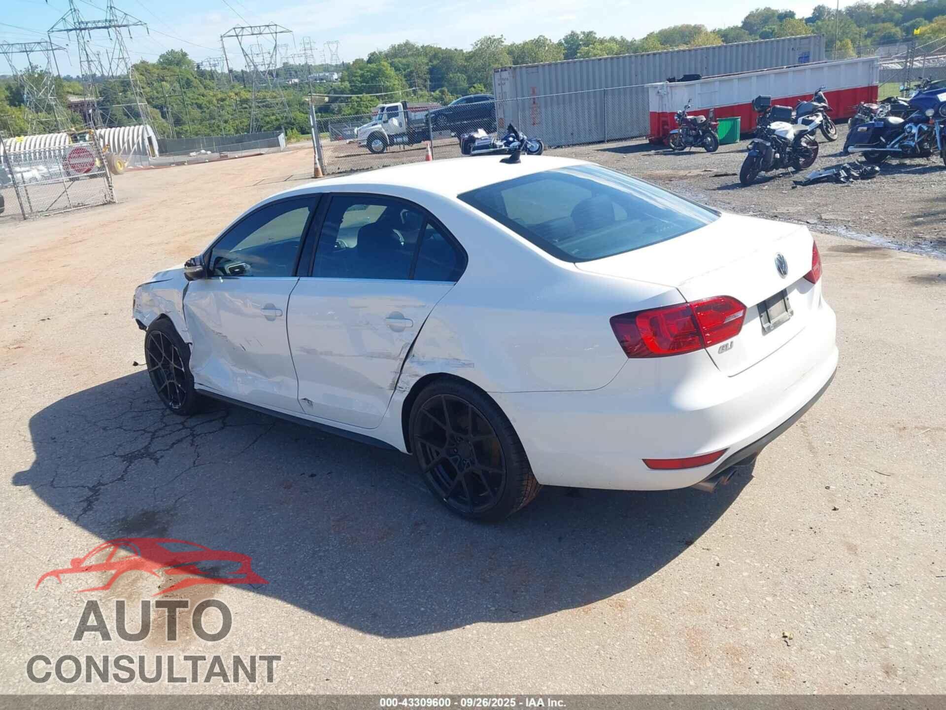 VOLKSWAGEN JETTA 2013 - 3VW4A7AJ1DM373529