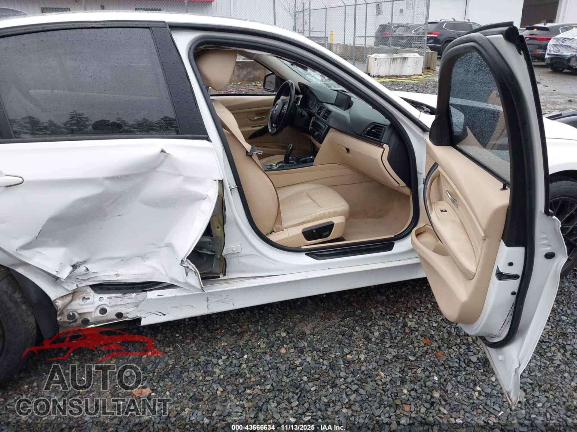 BMW 328I 2013 - WBA3B3C58DF543743